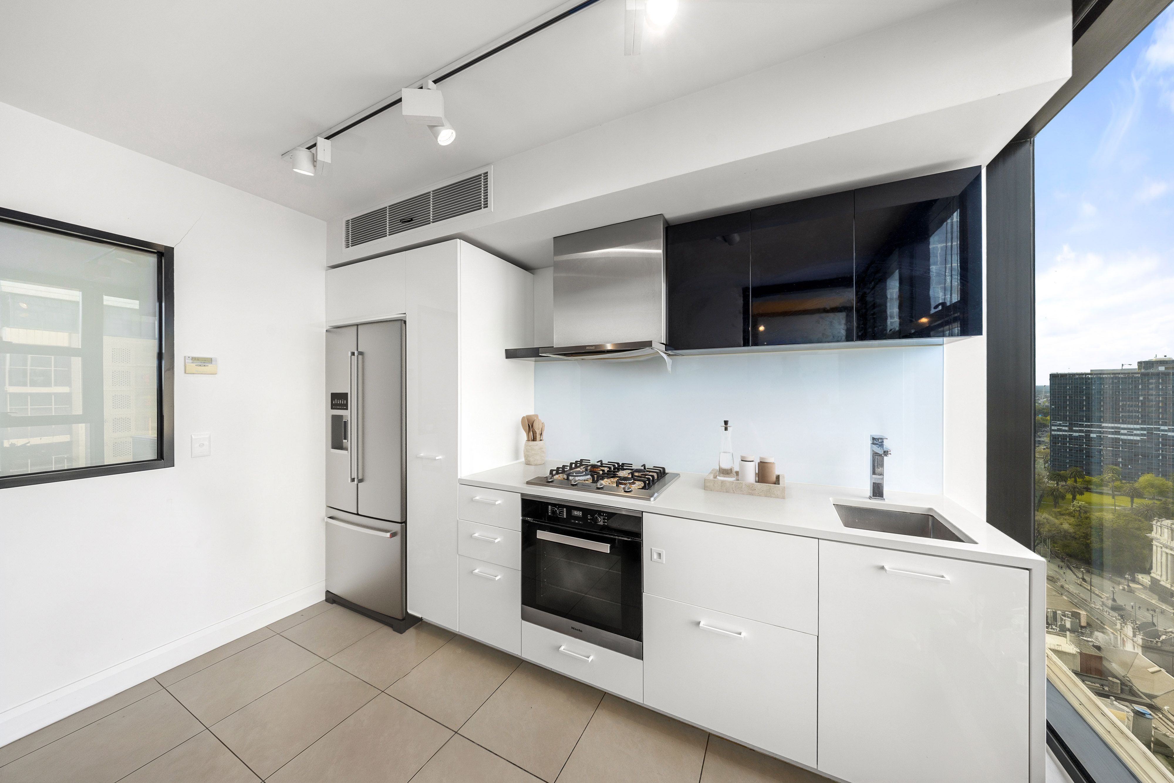 2204/27 Little Collins Street — photo 4 of 15