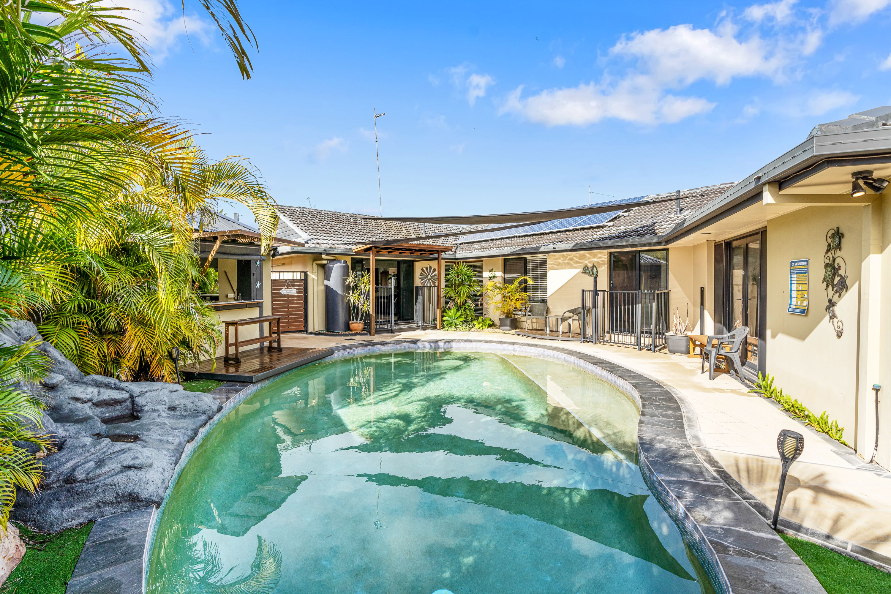 46 Dunkeith Avenue, Benowa, QLD 4217