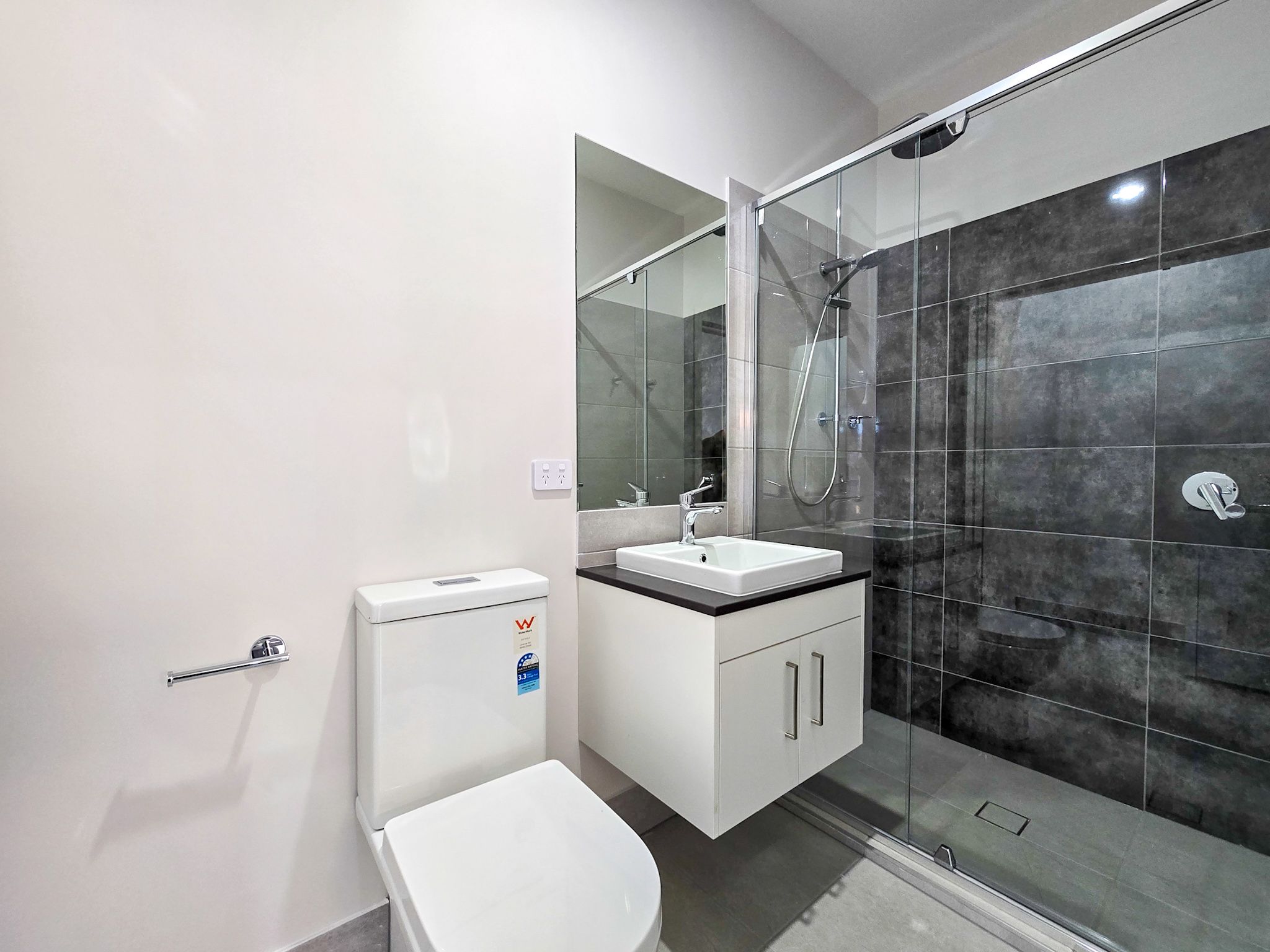 33a St Lukes Street — photo 7 of 9