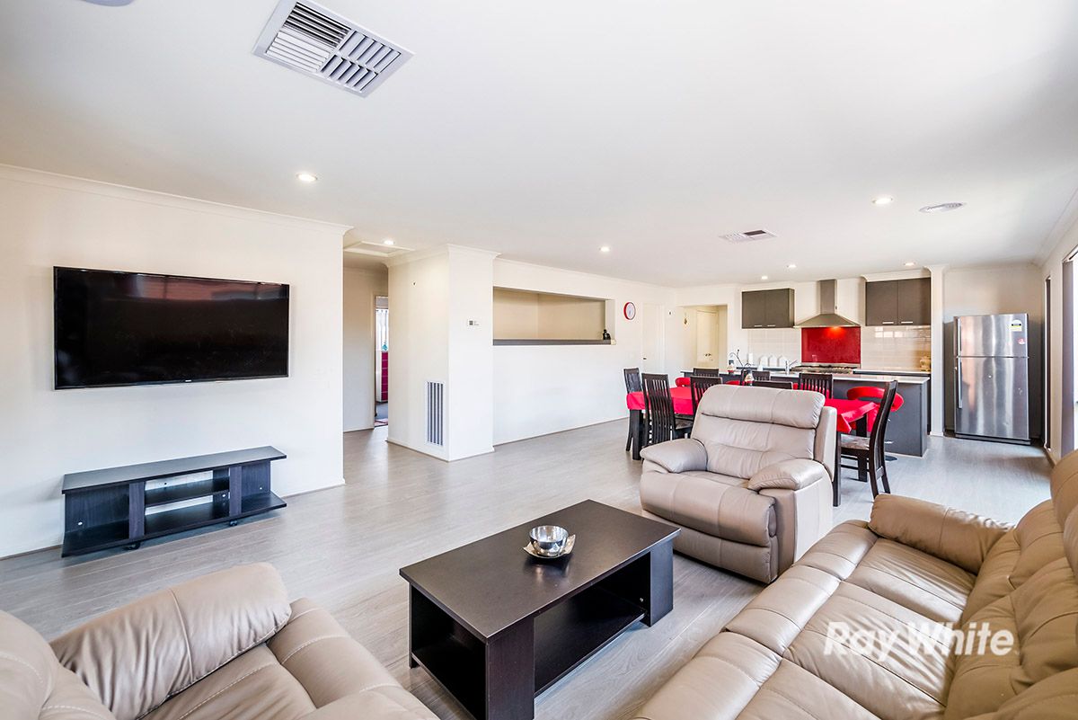 28 Stanford Street, Cranbourne West VIC 3977