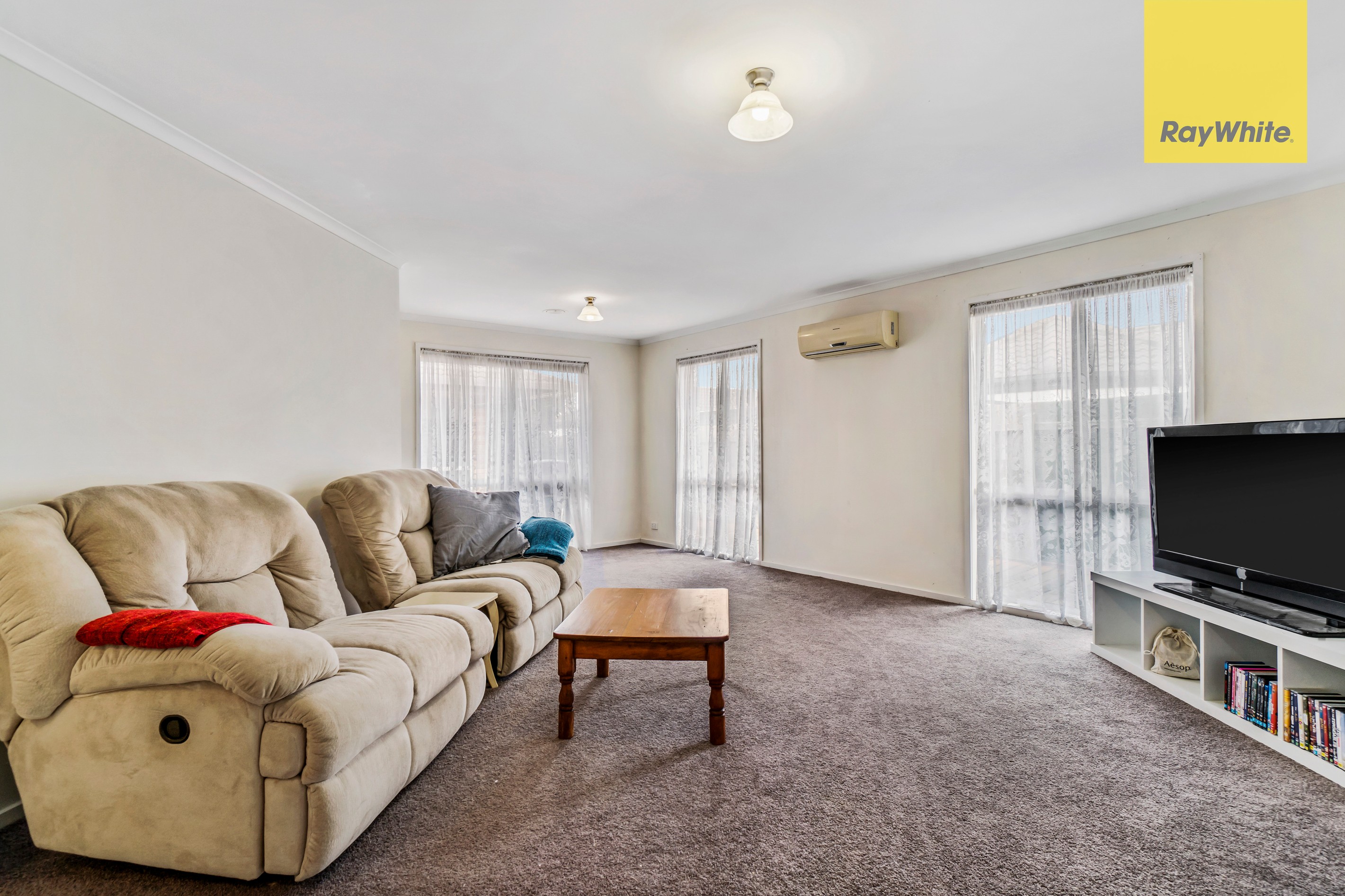 8 Ruben Drive, Sydenham, VIC 3037