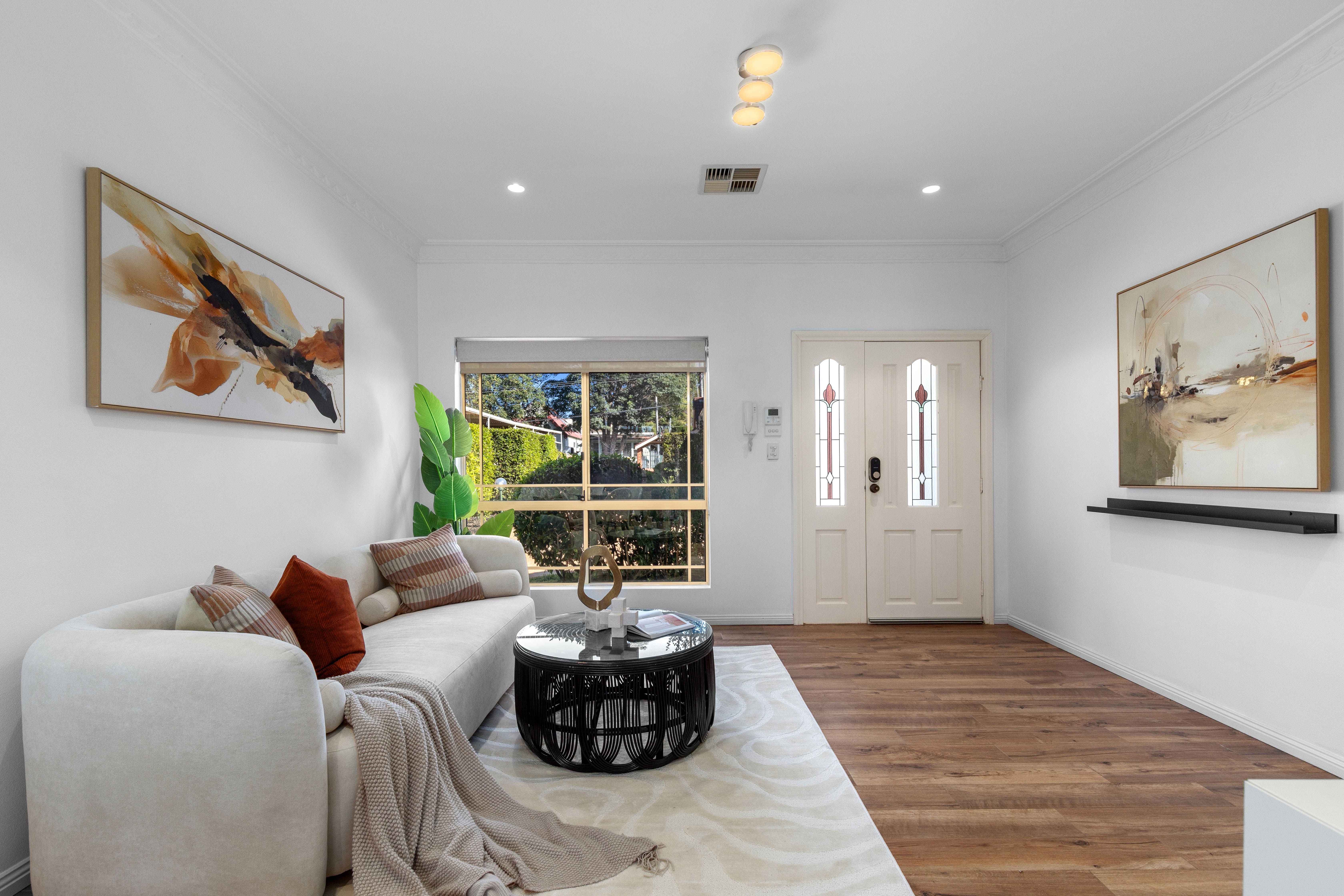 4/122-124 West Botany Street — photo 3 of 13