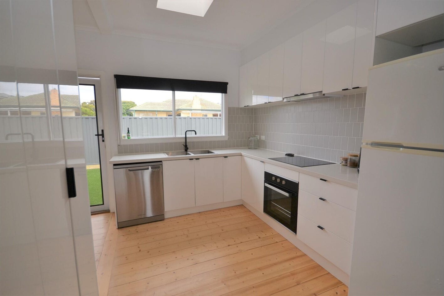 27 Welwyn Parade, Deer Park, VIC 3023