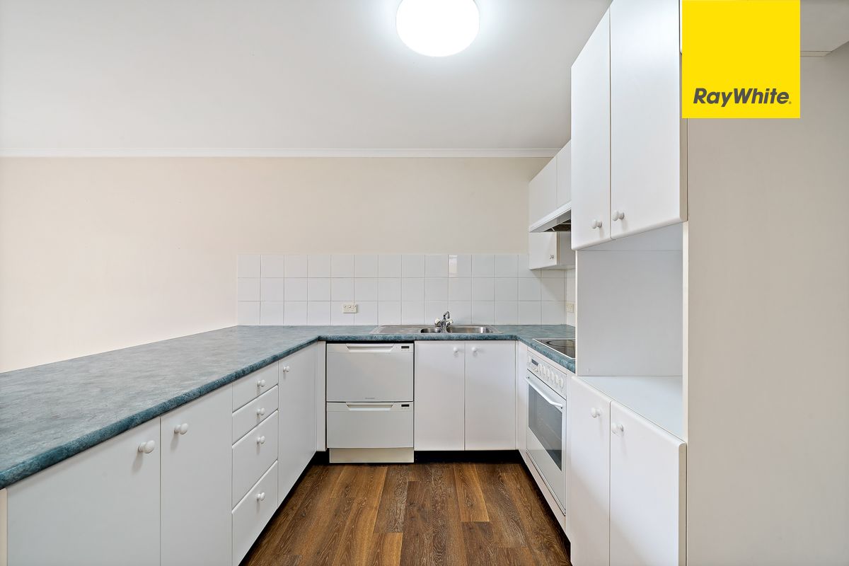 74/15 John Cleland Crescent — photo 7 of 18