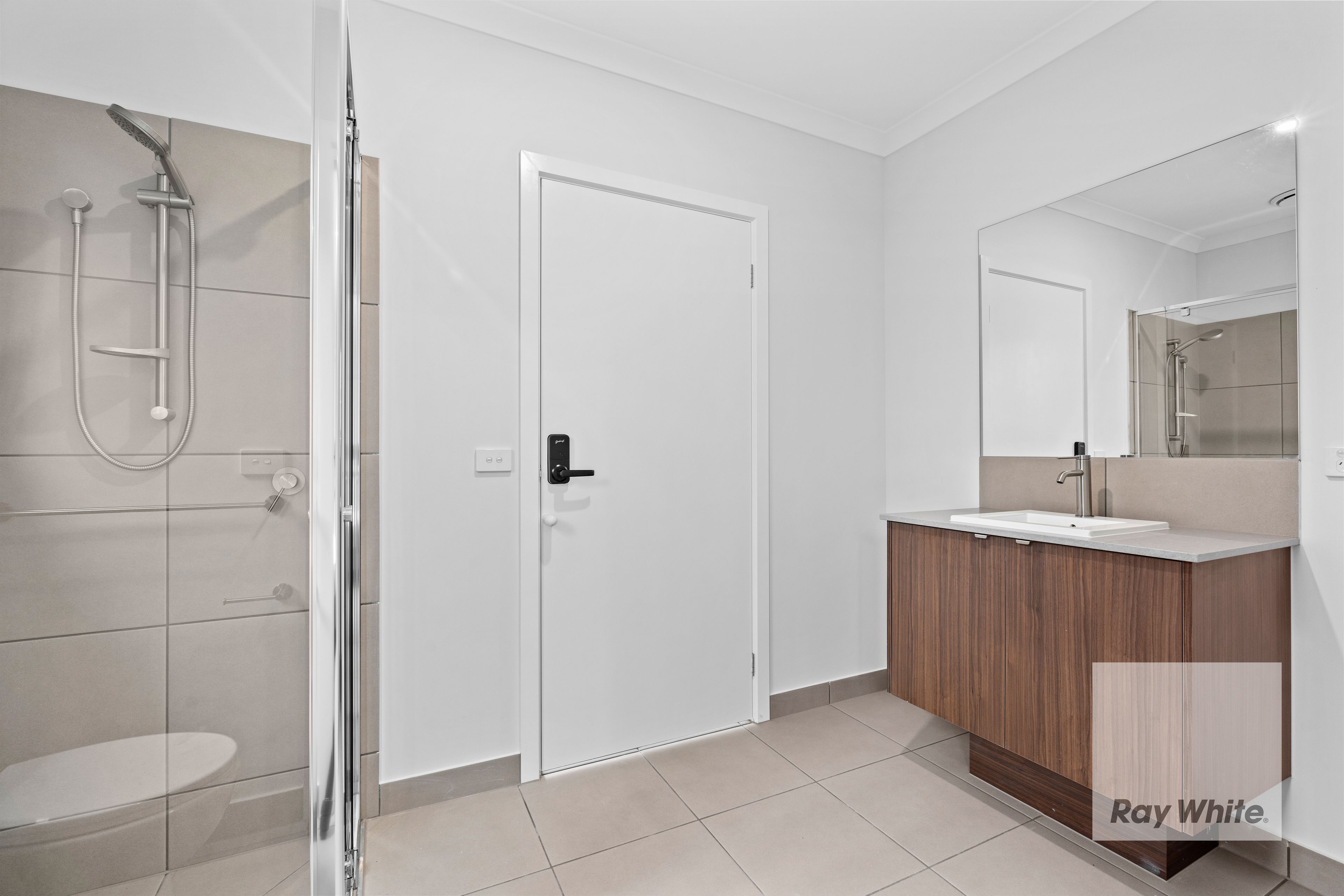 95 Whiteside Street — photo 6 of 12