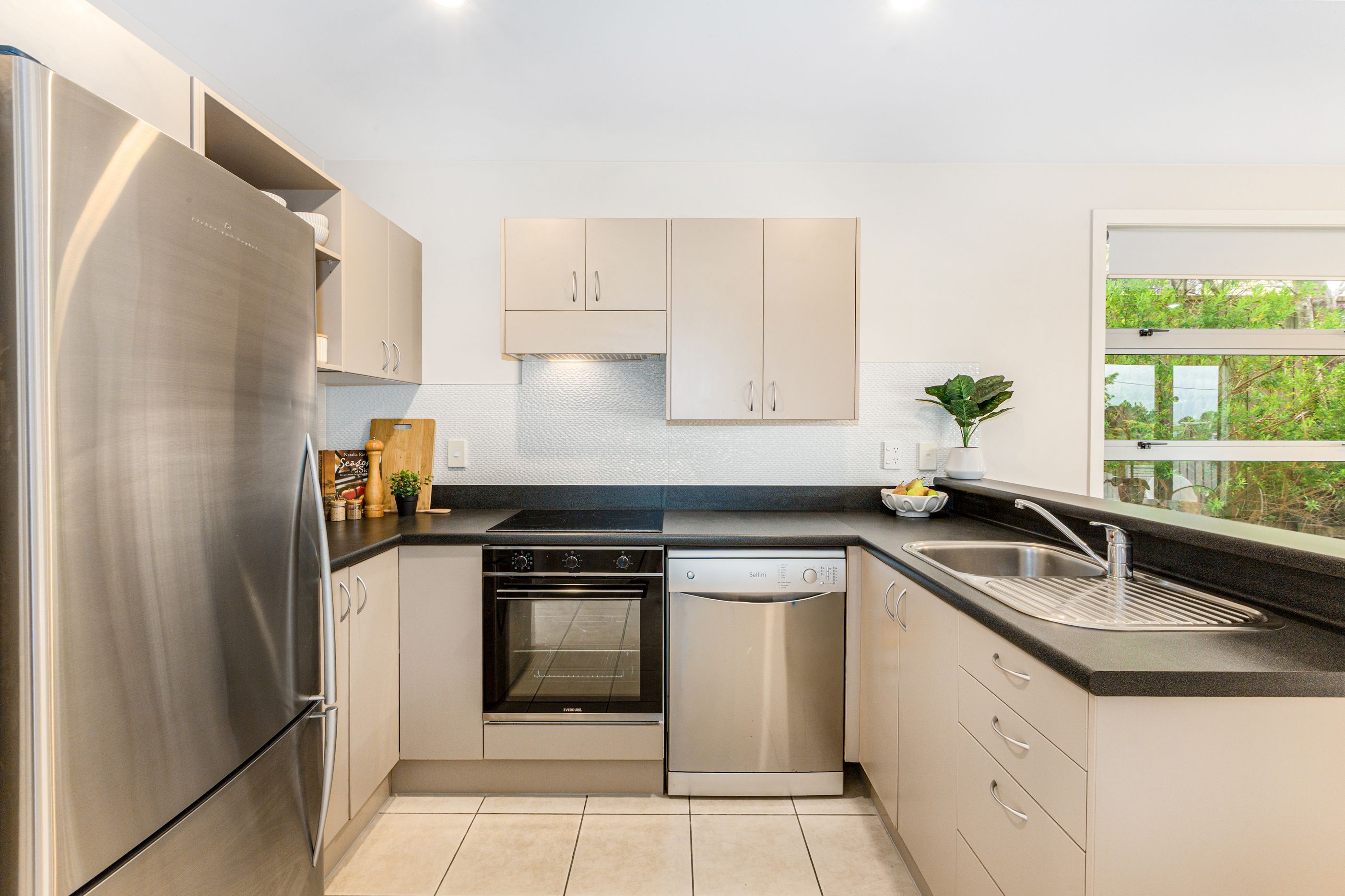 2A Hillary Street, Tawa, Wellington City