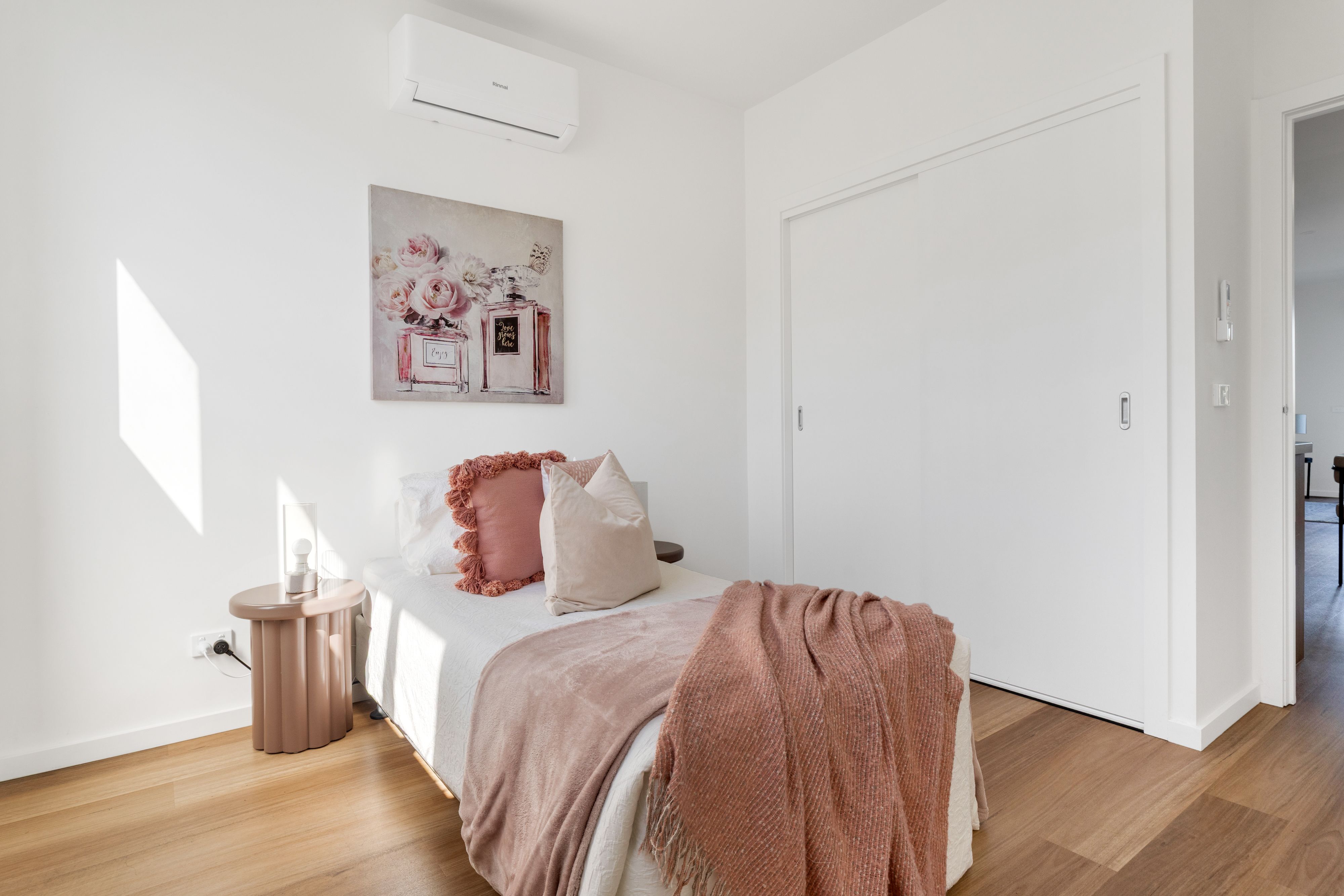 2/10 Mackillop Street — photo 5 of 14