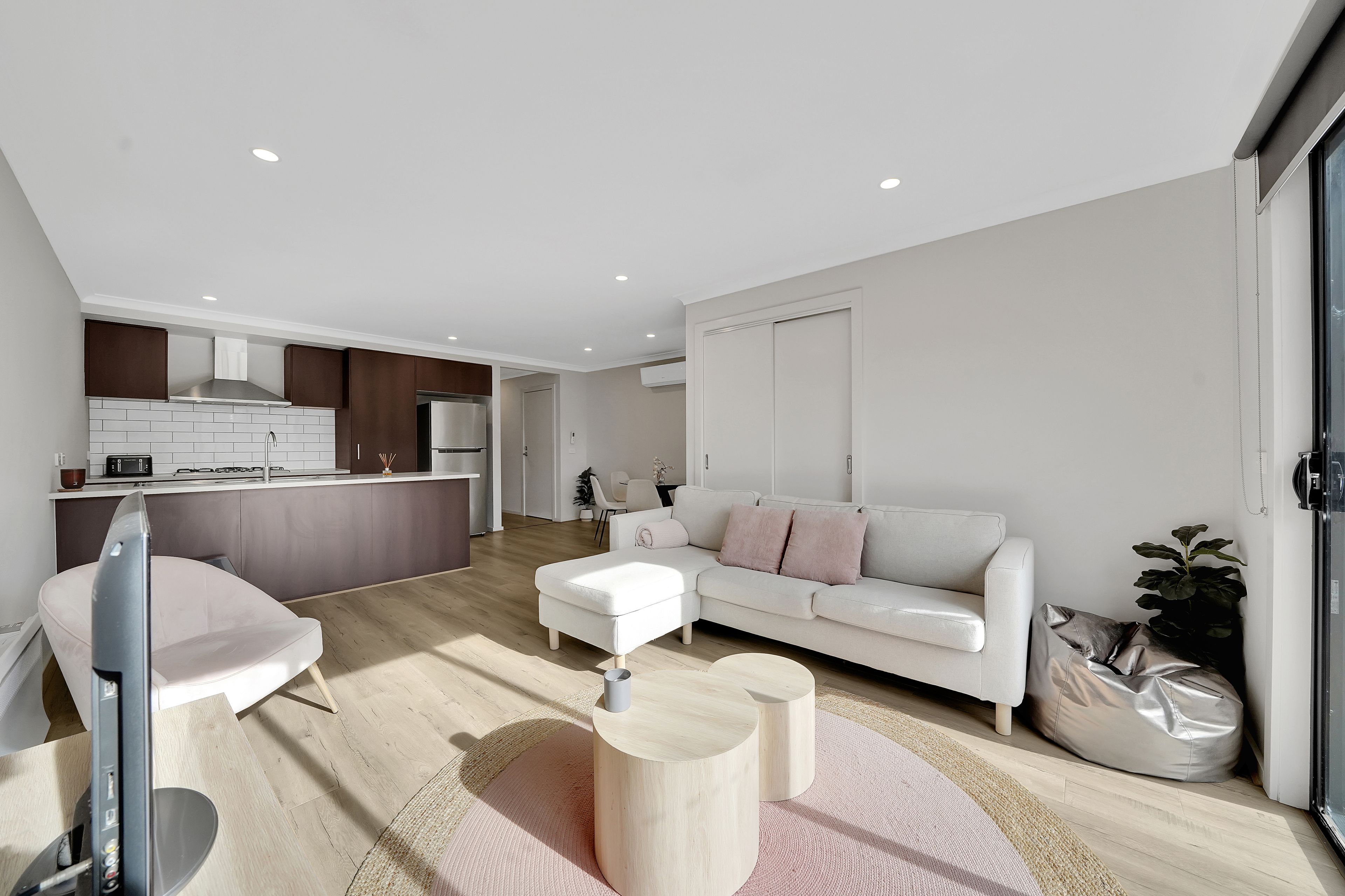8 Samuel Road — photo 8 of 15