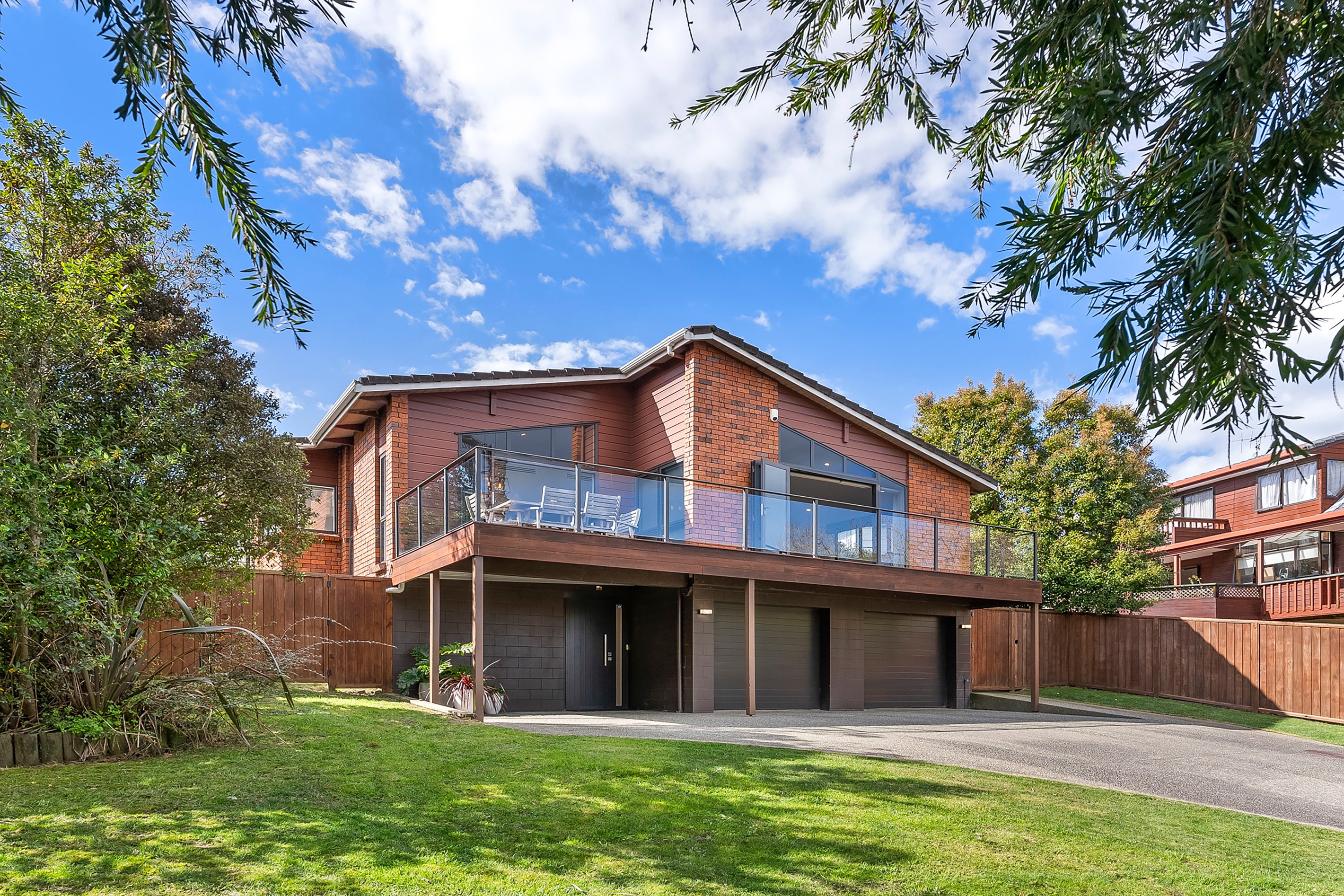 9 Crown Hill Close, Forrest Hill, North Shore City