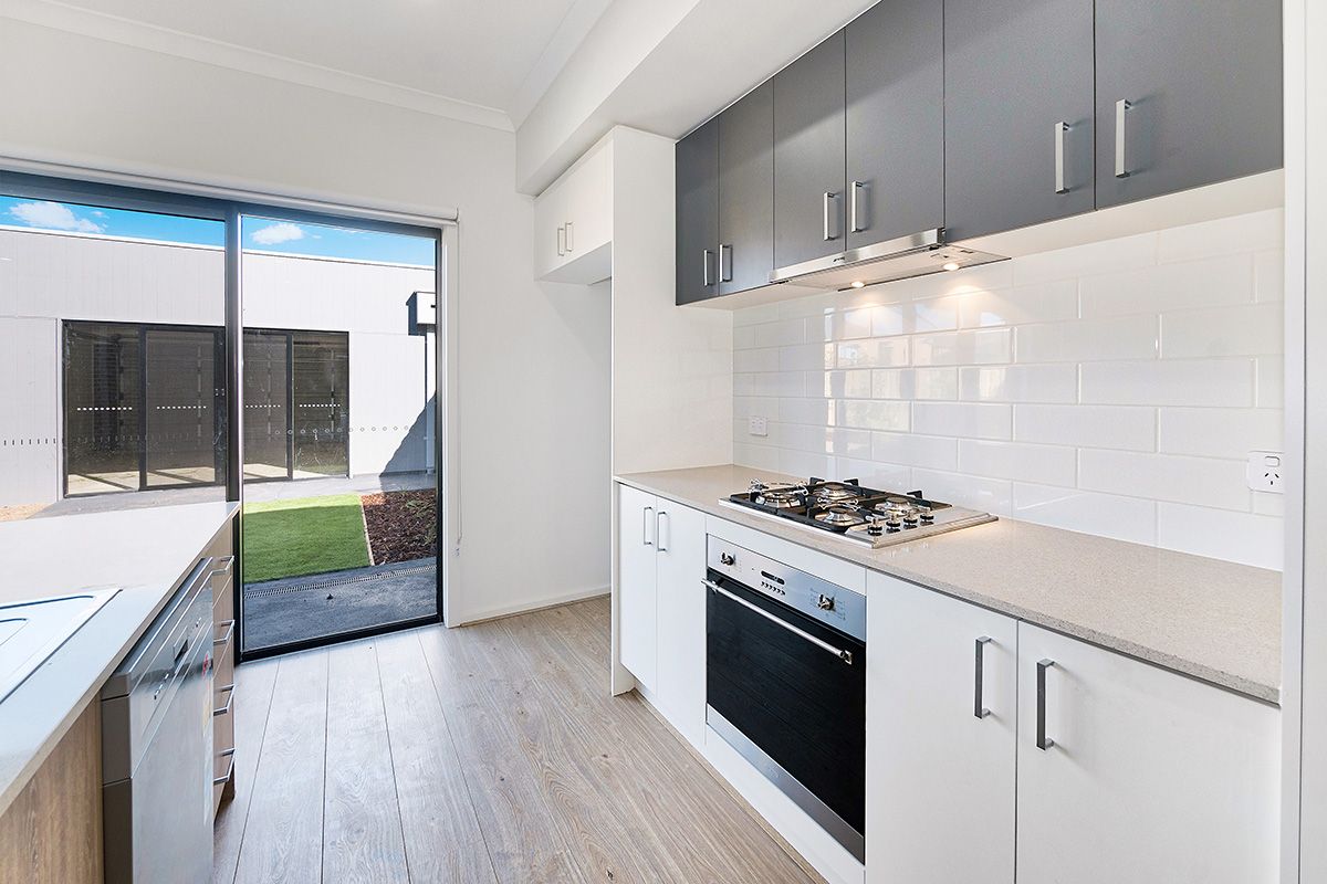 2 Cherry Tree Lane, Clyde, VIC 3978