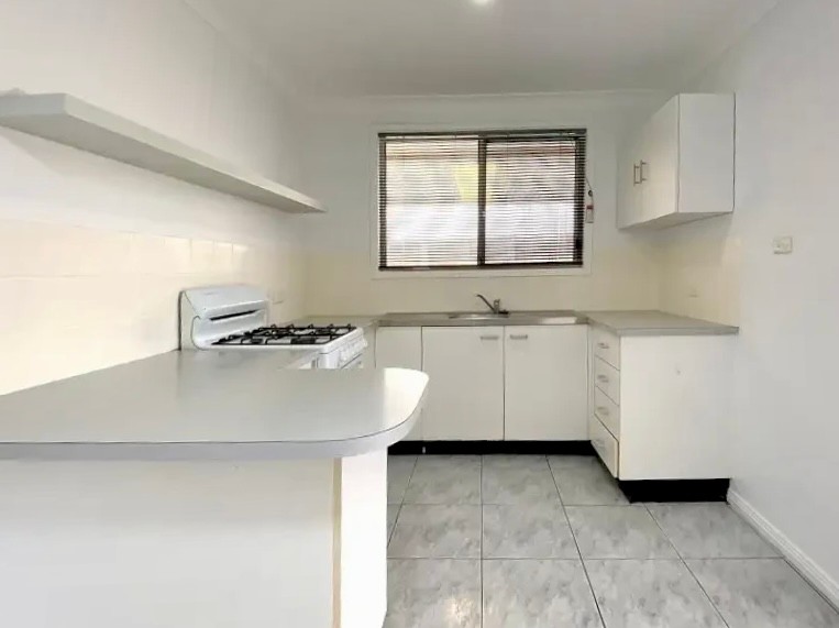 61 Donalbain Circuit, Rosemeadow, NSW 2560