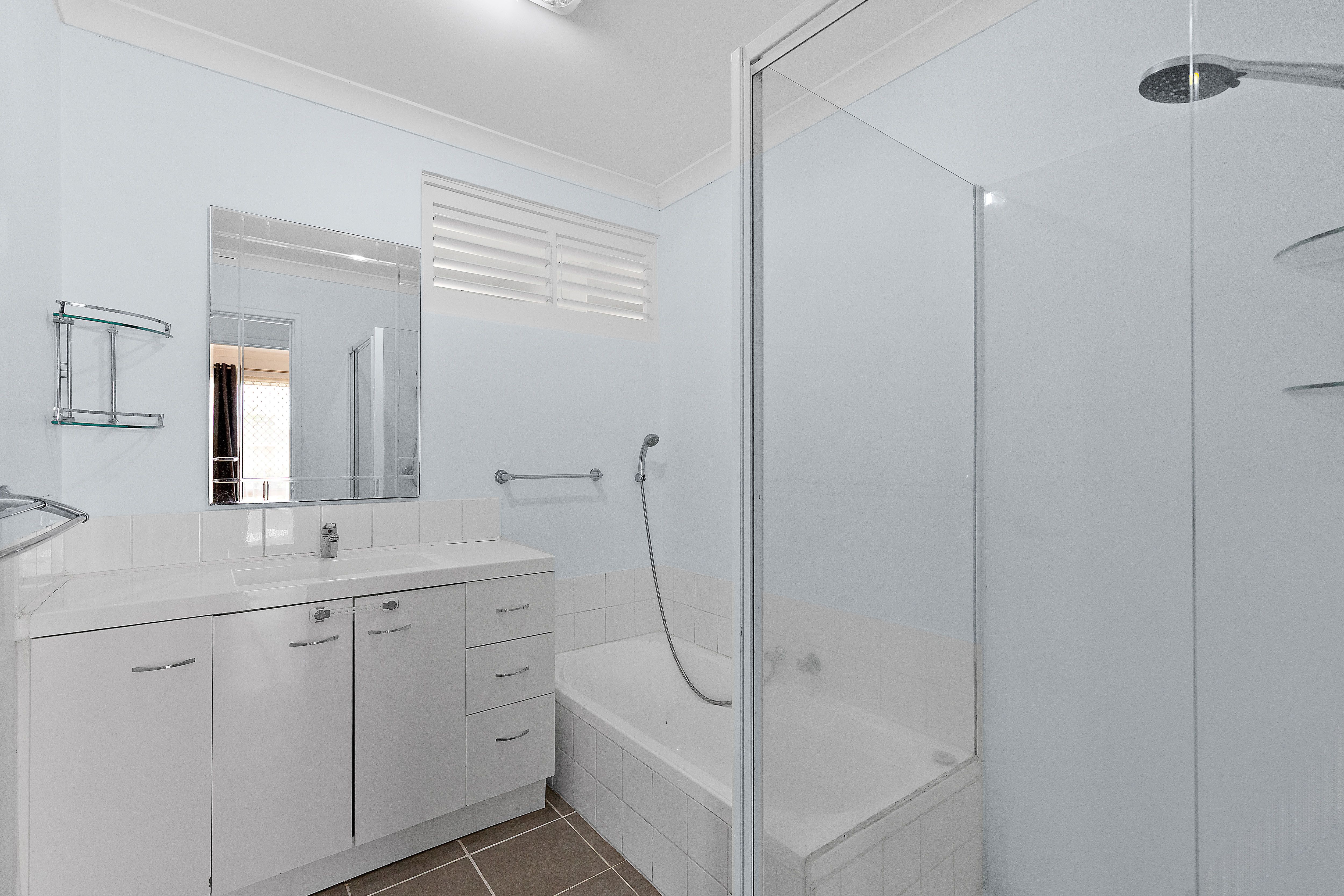 45 Tunnicliffe Street — photo 15 of 23