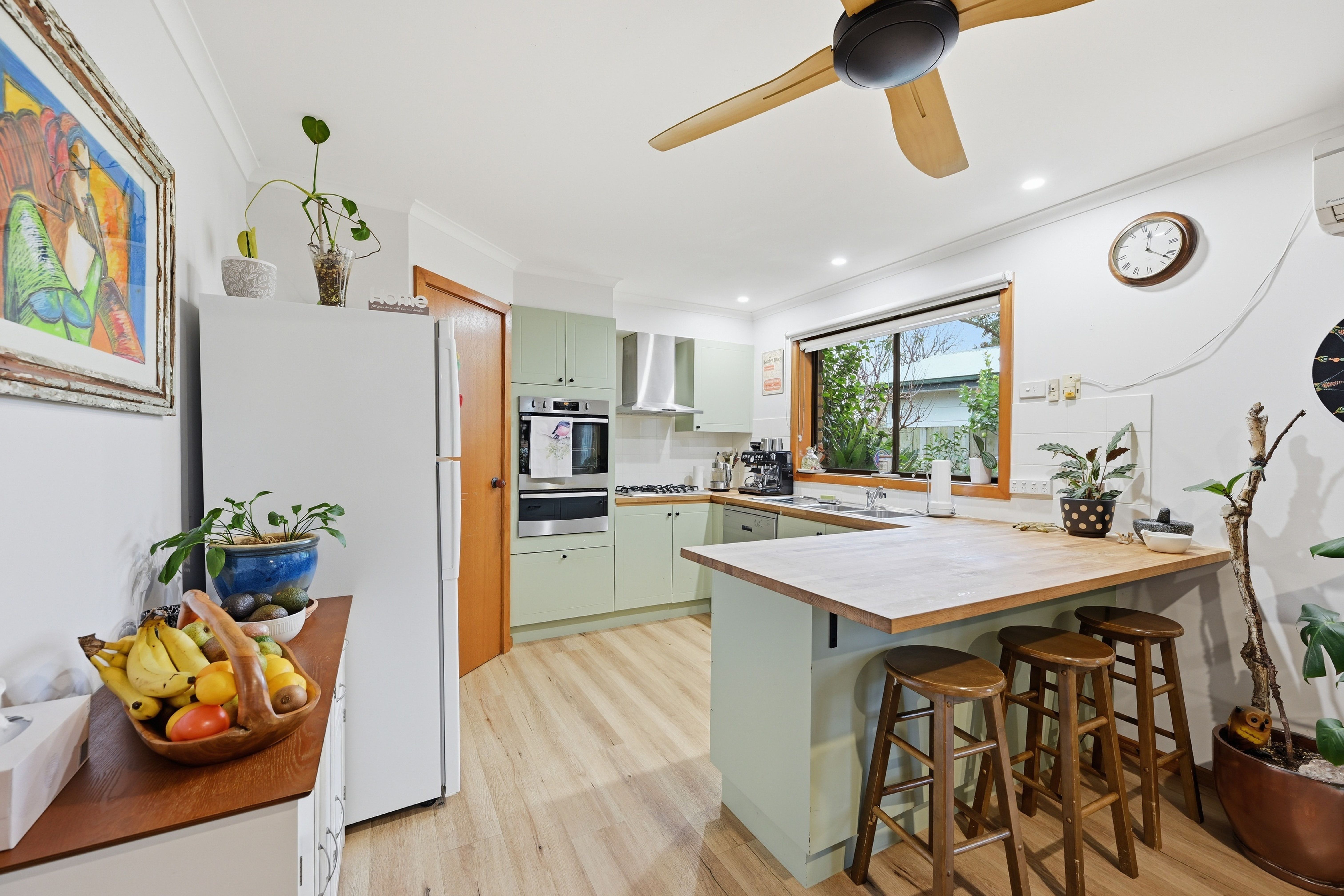 2 Kennards Court — photo 3 of 13