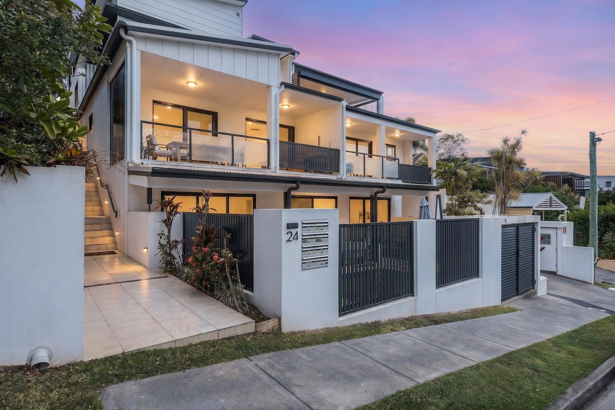 2/24 Pollock Street — photo from Ray White Bulimba