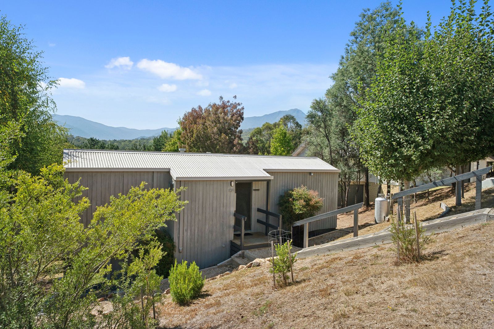 2/1 Summit View Court — photo from Ray White Mansfield