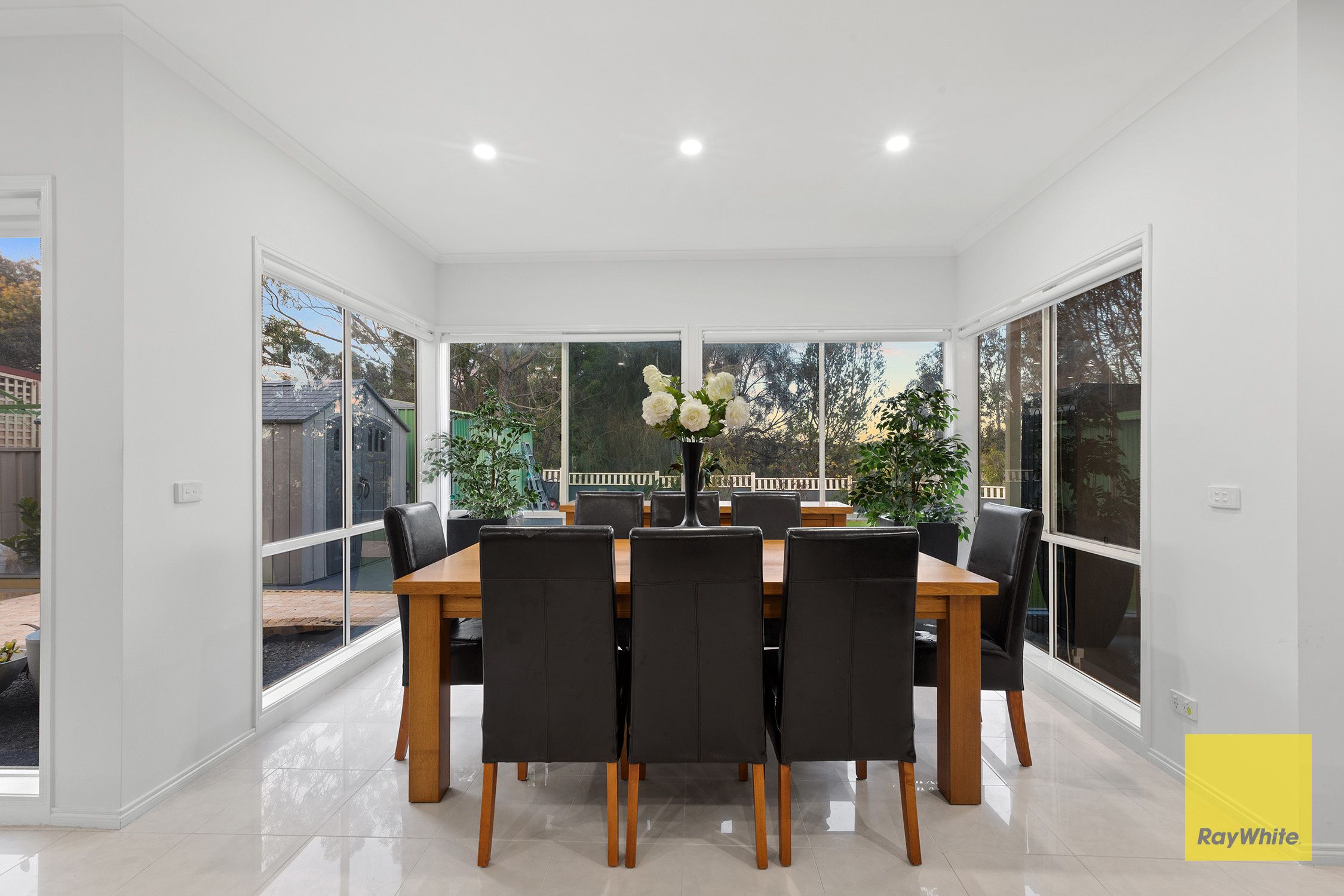 27 Abbington Crescent — photo 8 of 26
