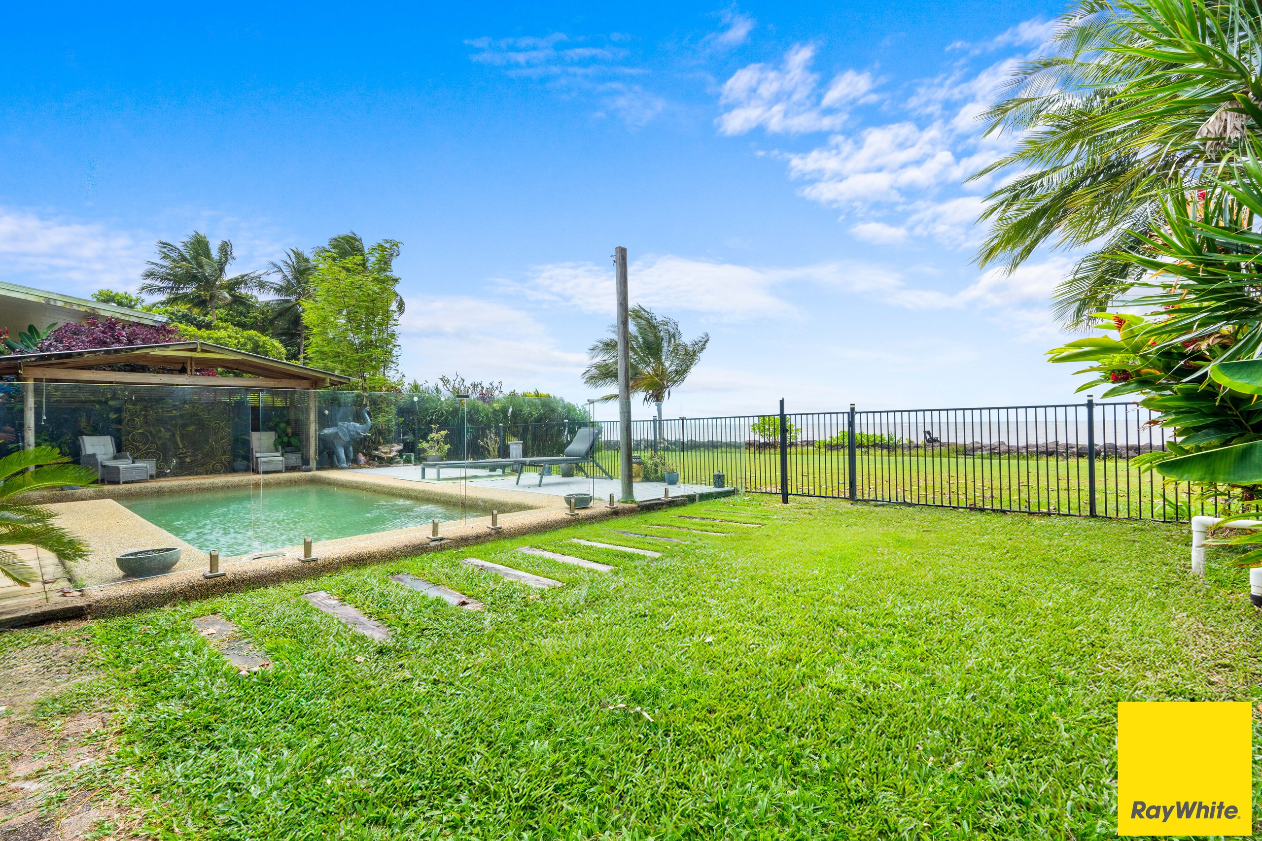 18 Feldt Street, Flying Fish Point, QLD 4860