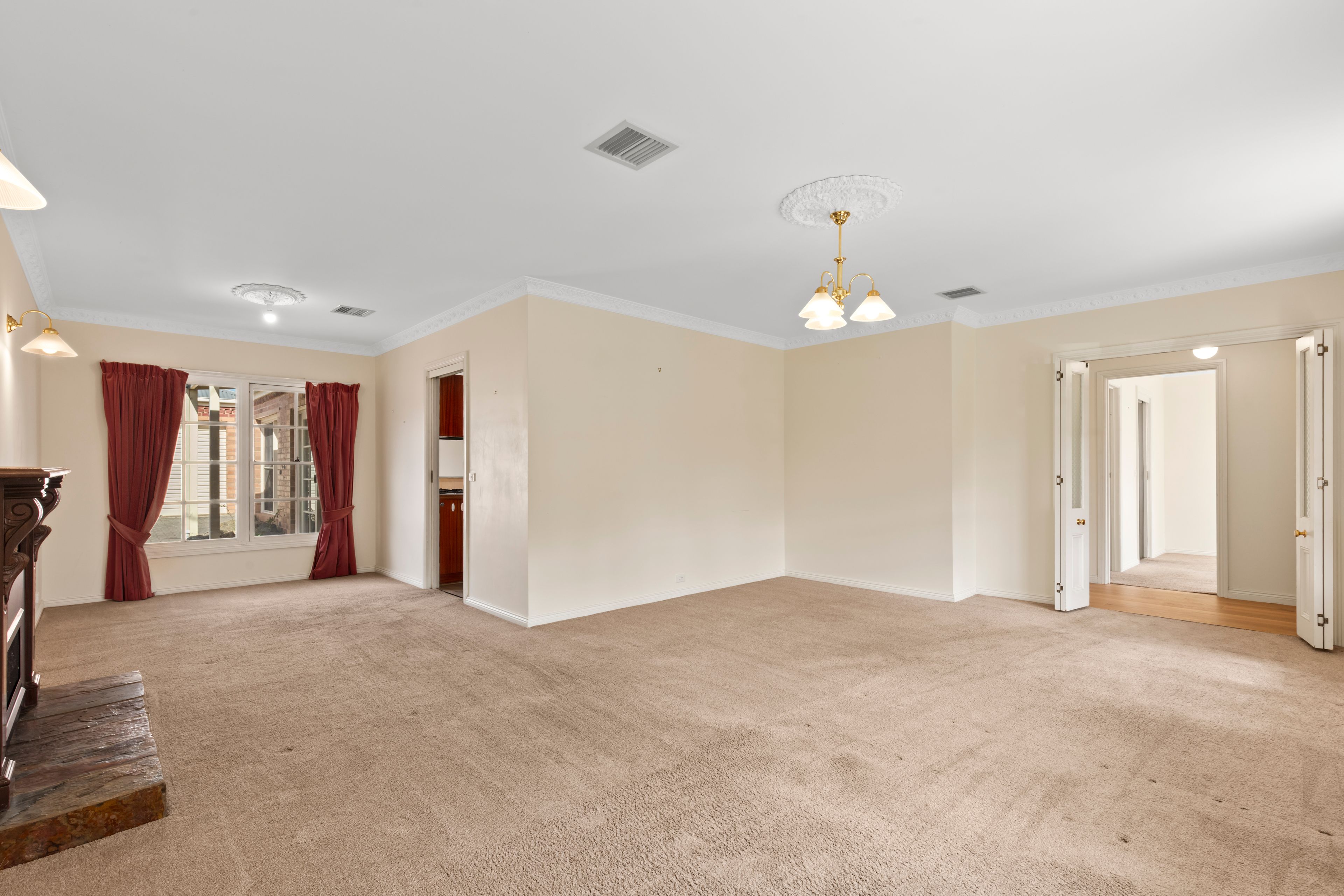 13 Ainslie Avenue — photo 6 of 15