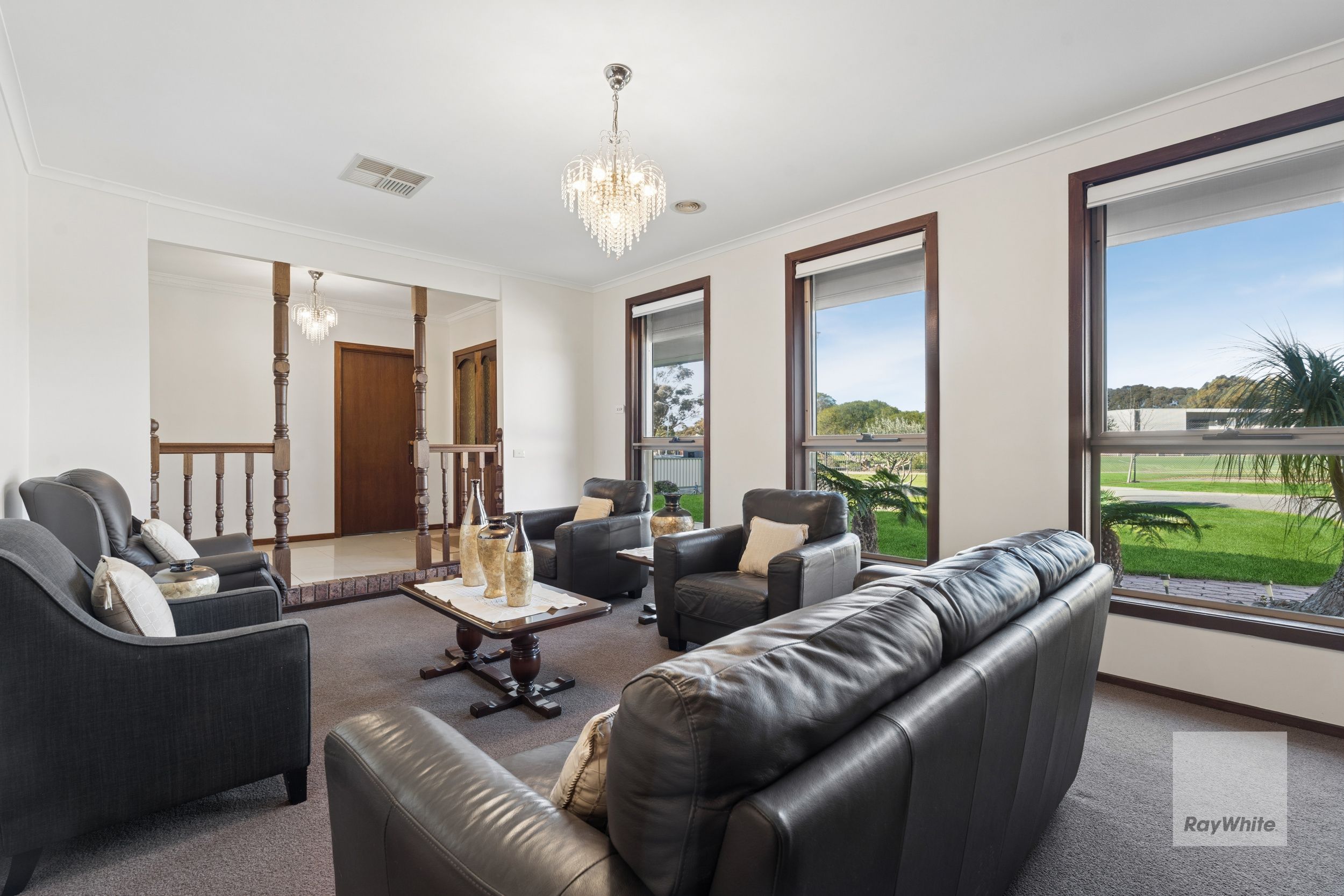 24 Morcambe Crescent, Keilor Downs, VIC 3038