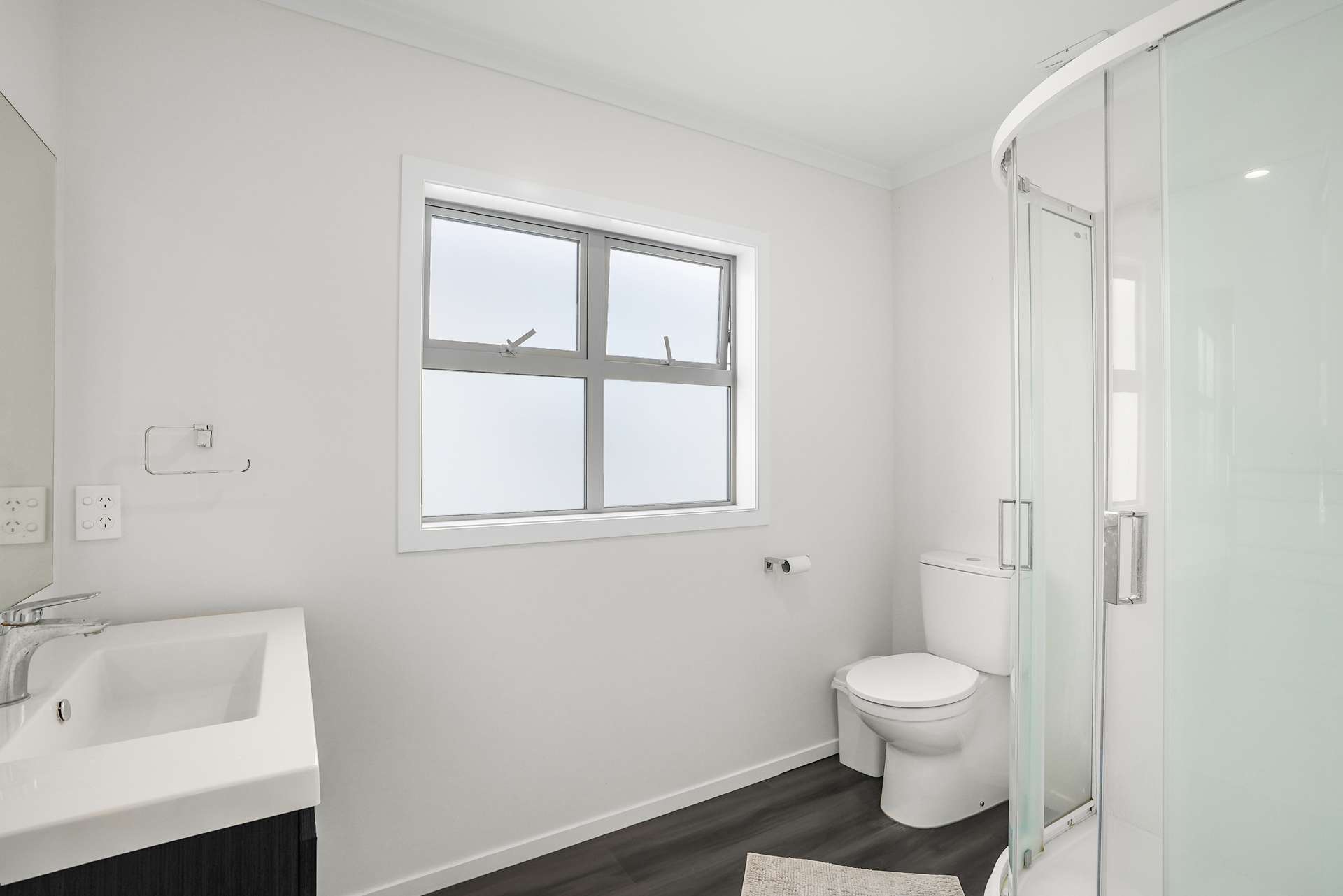 12 Ronalds Way photo 11