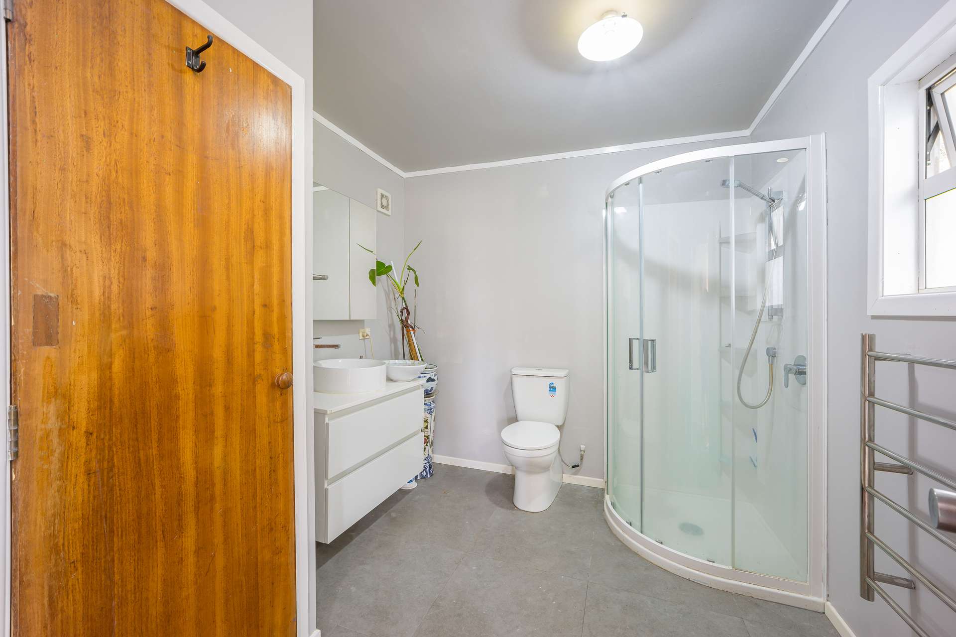 648 West Coast Road photo 1