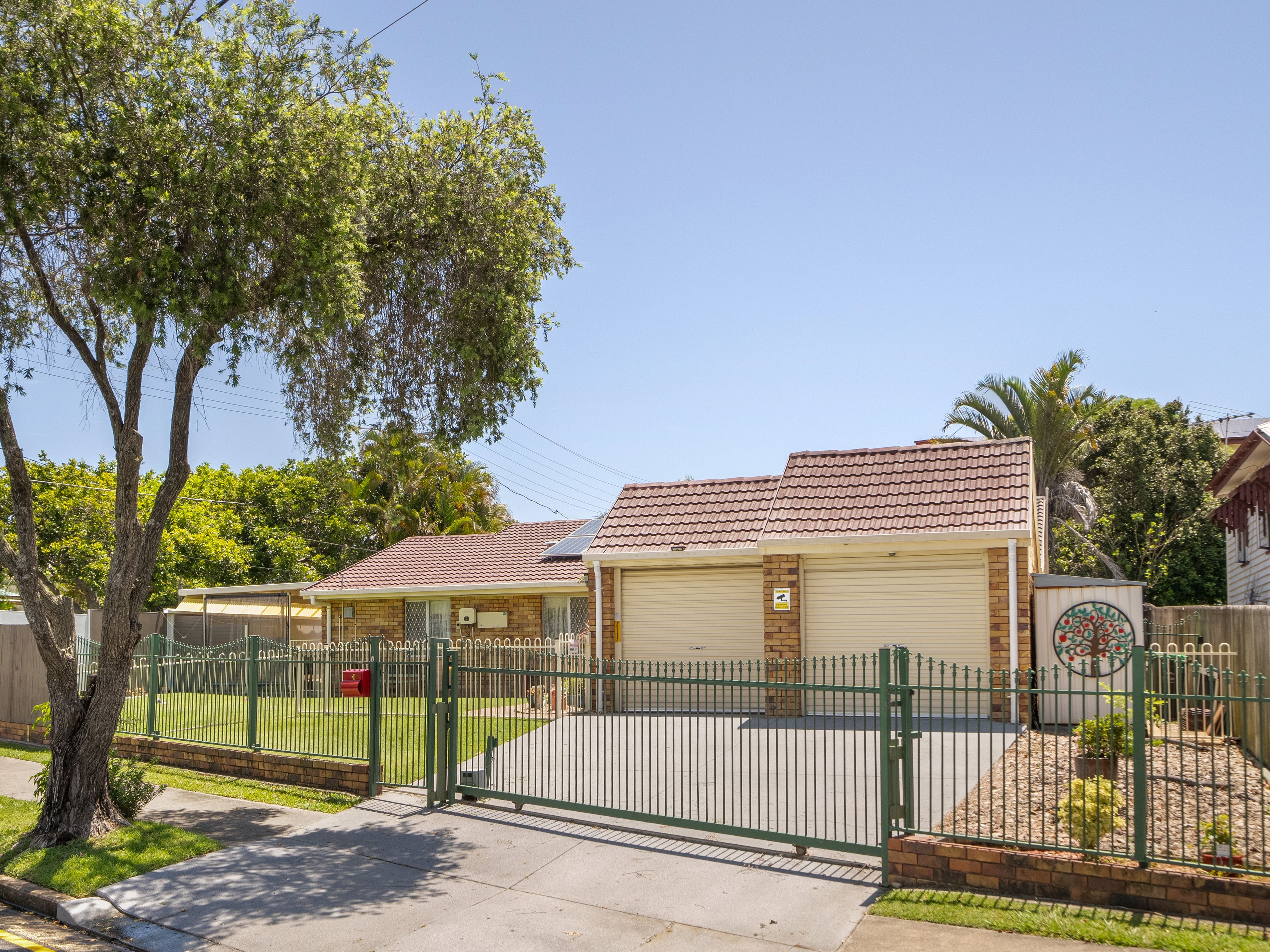 1 Sutton Street , Redcliffe QLD 4020