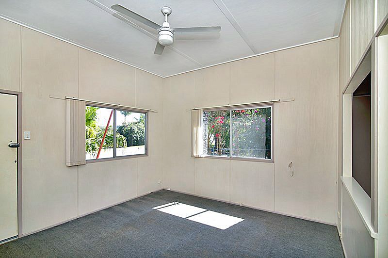 2 Russell Street, Silkstone, QLD 4304