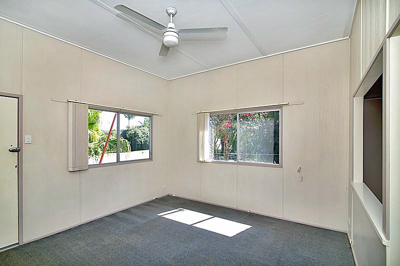 2 Russell Street, Silkstone, QLD 4304