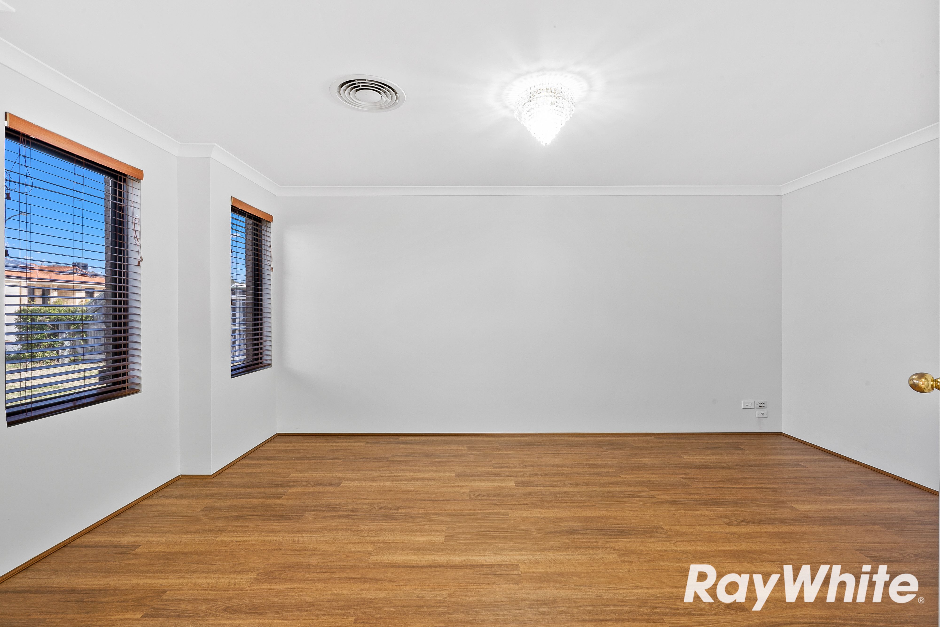 7 Waratah Circle, Halls Head, WA 6210