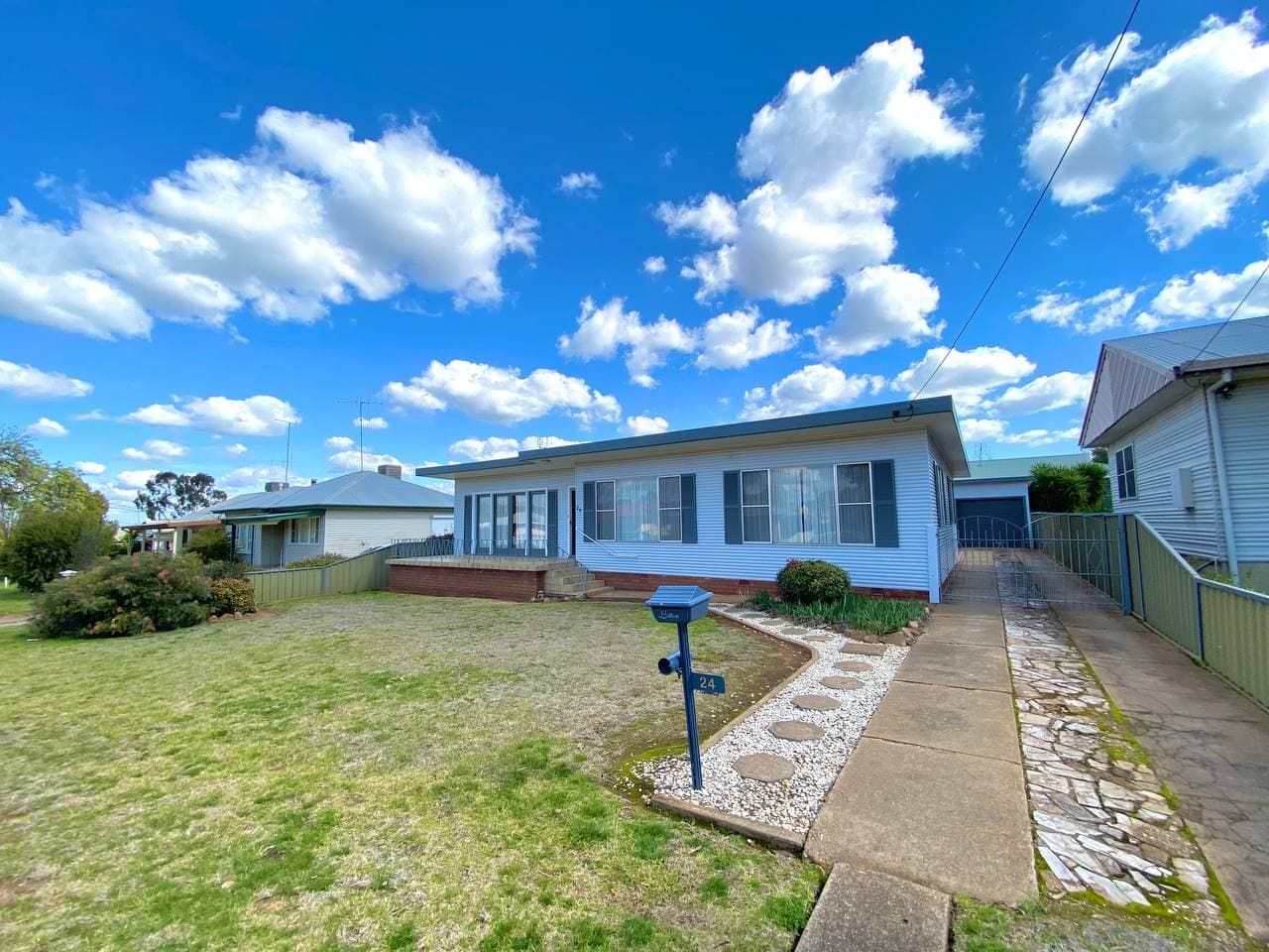 24 Thornbury Street, Parkes, NSW 2870
