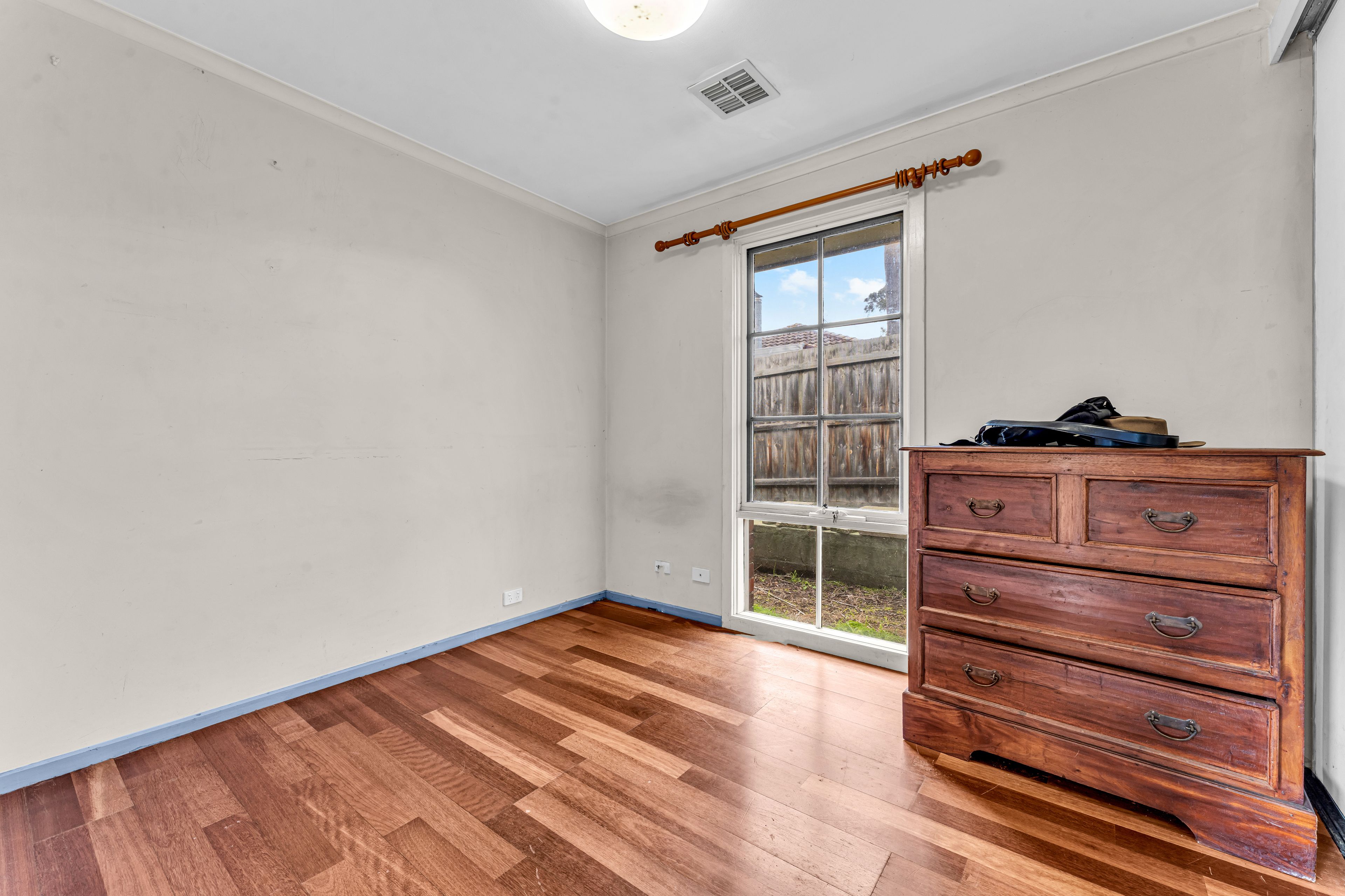 4 Moorhen Crescent — photo 9 of 17