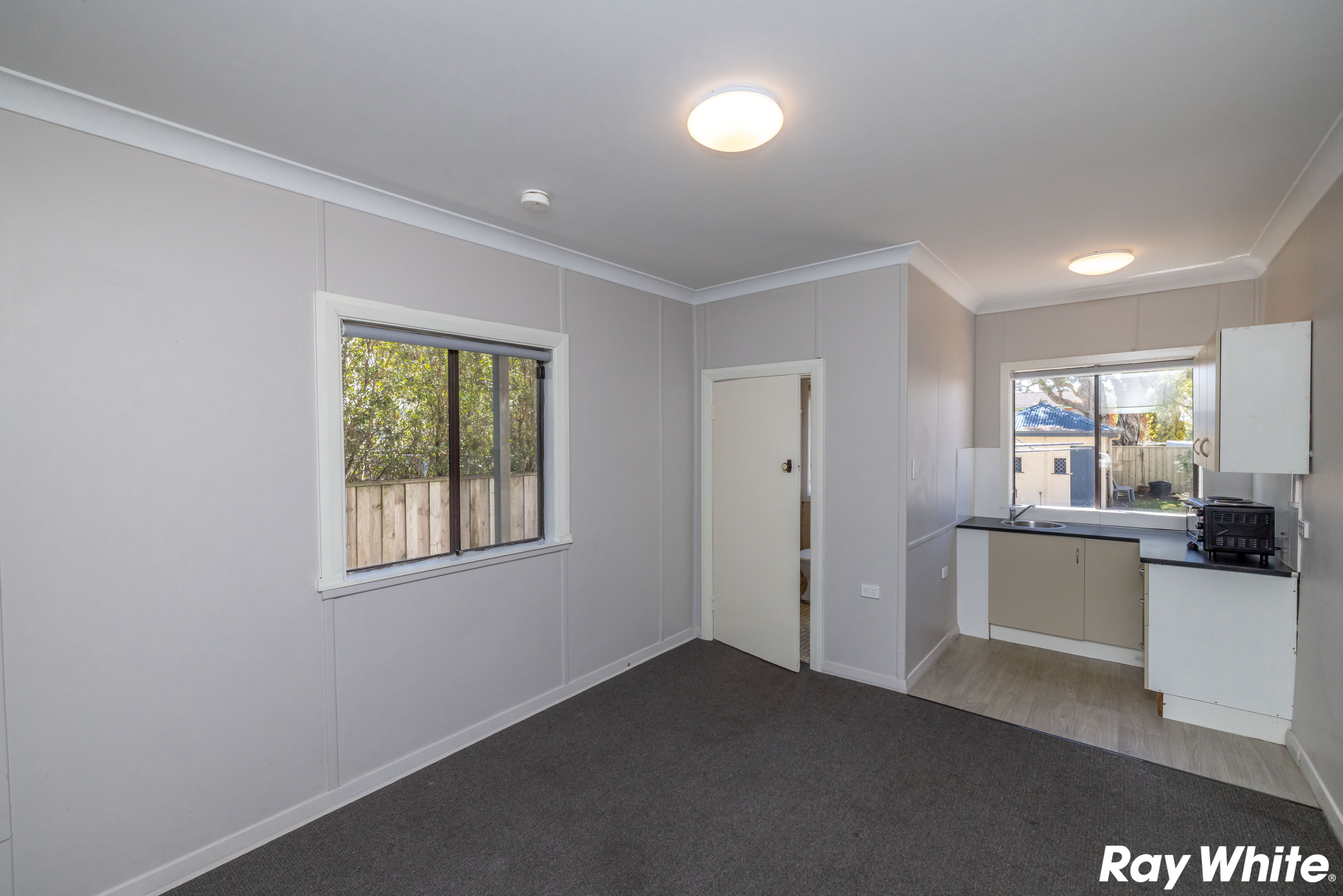 16 & 18 MacIntosh Street — photo 9 of 10