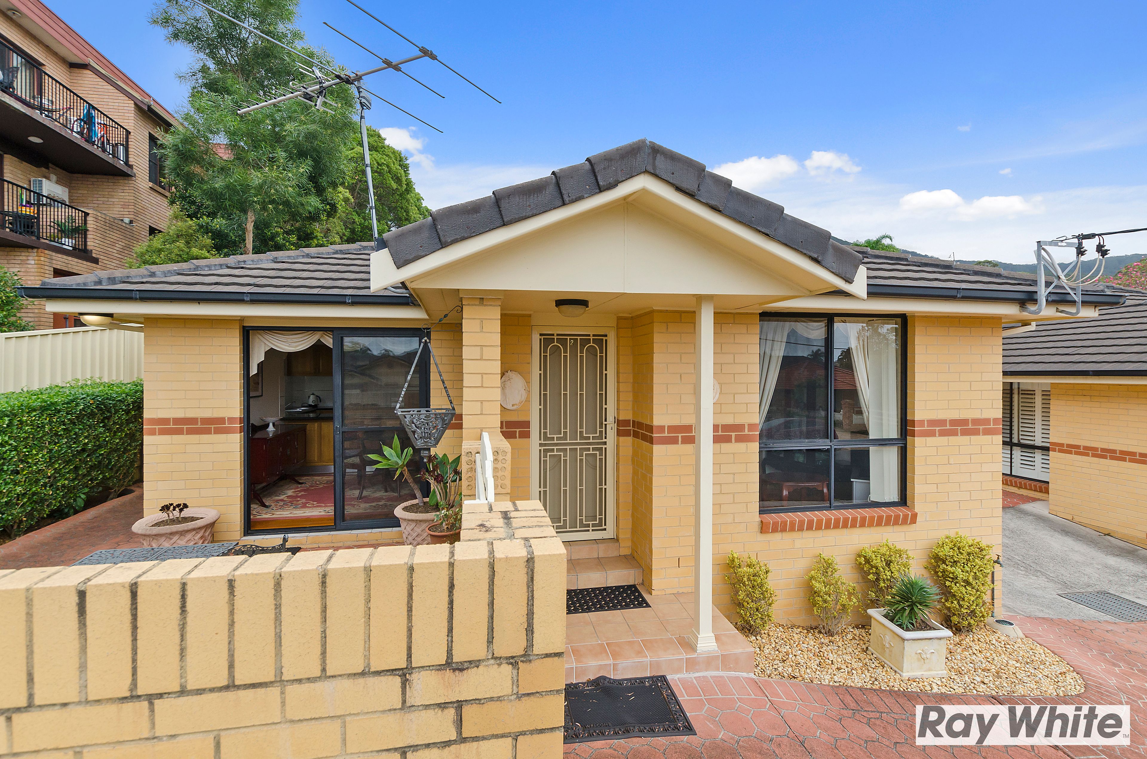 14 High Street, Woonona NSW 2517