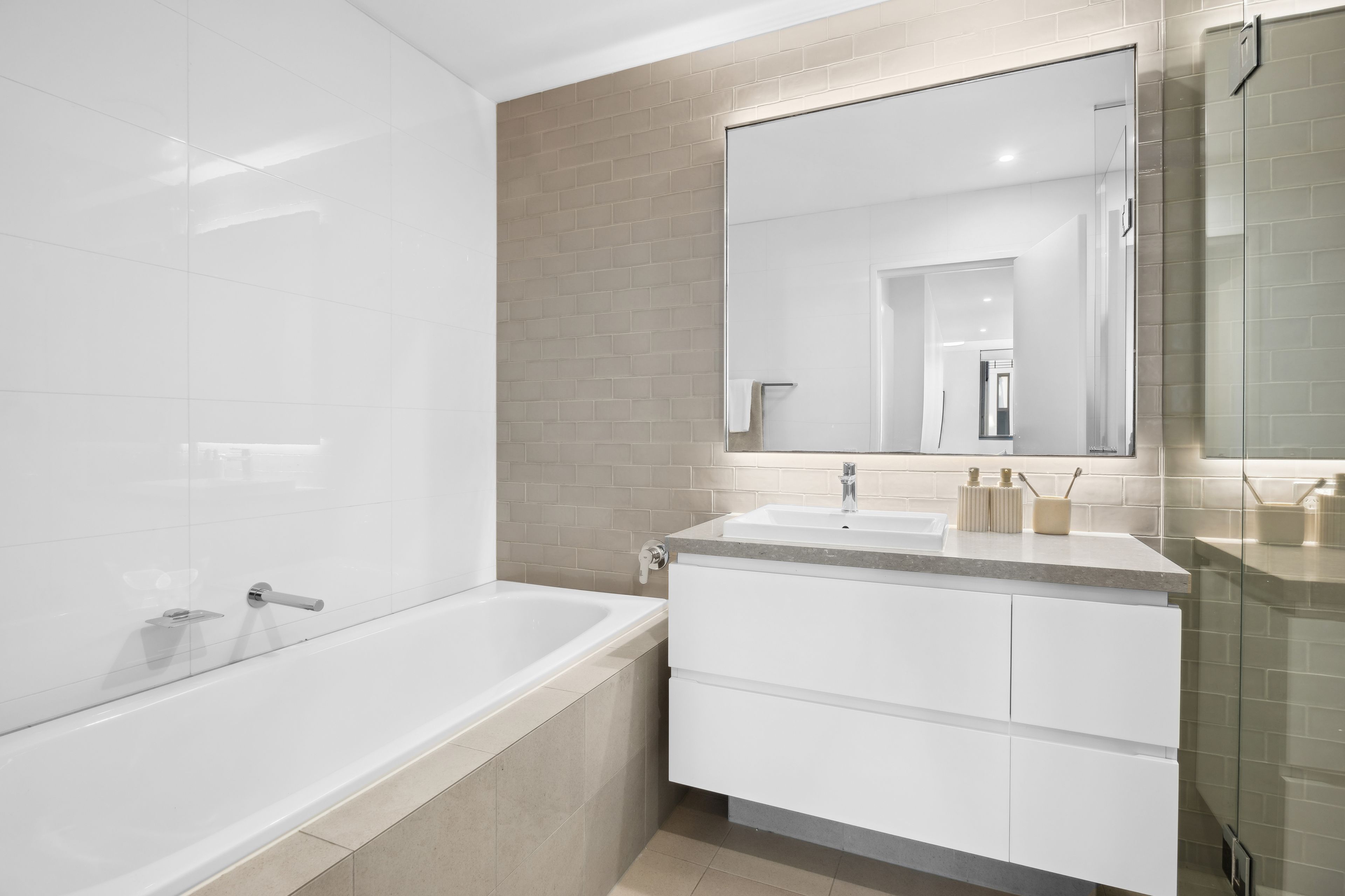 3508/21 Scotsman Street — photo 6 of 10