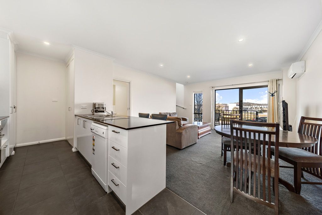 76/60 John Gorton Drive, COOMBS, ACT 2611