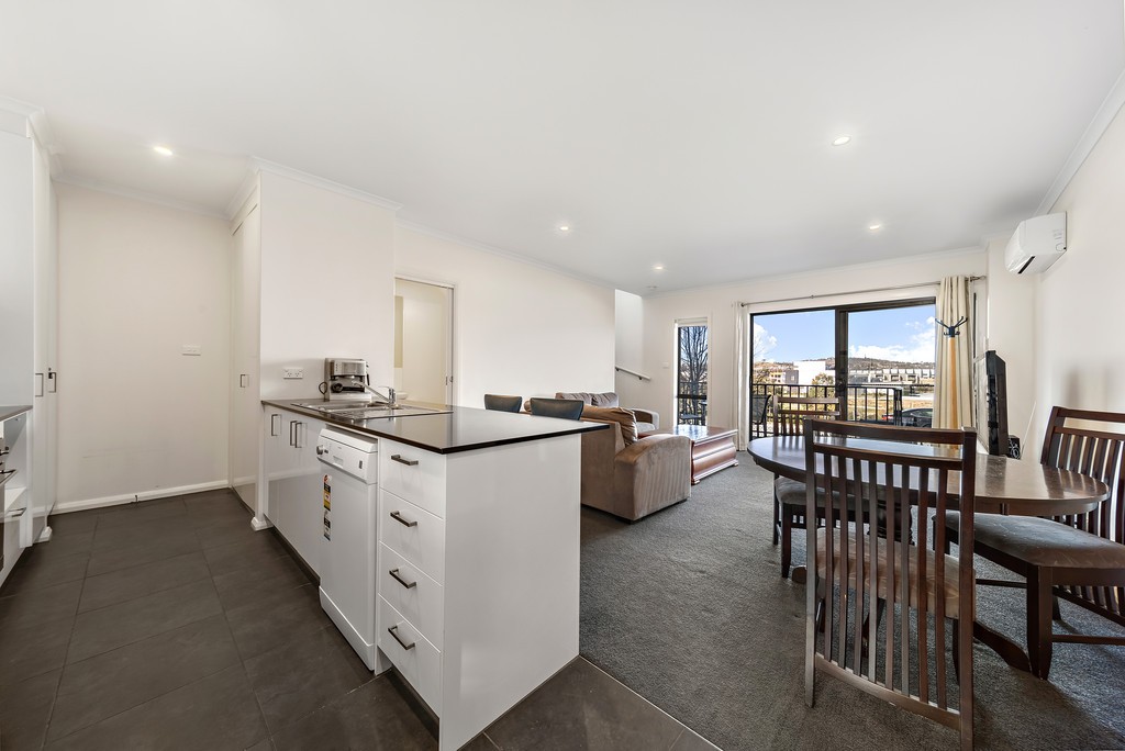 76/60 John Gorton Drive, COOMBS, ACT 2611