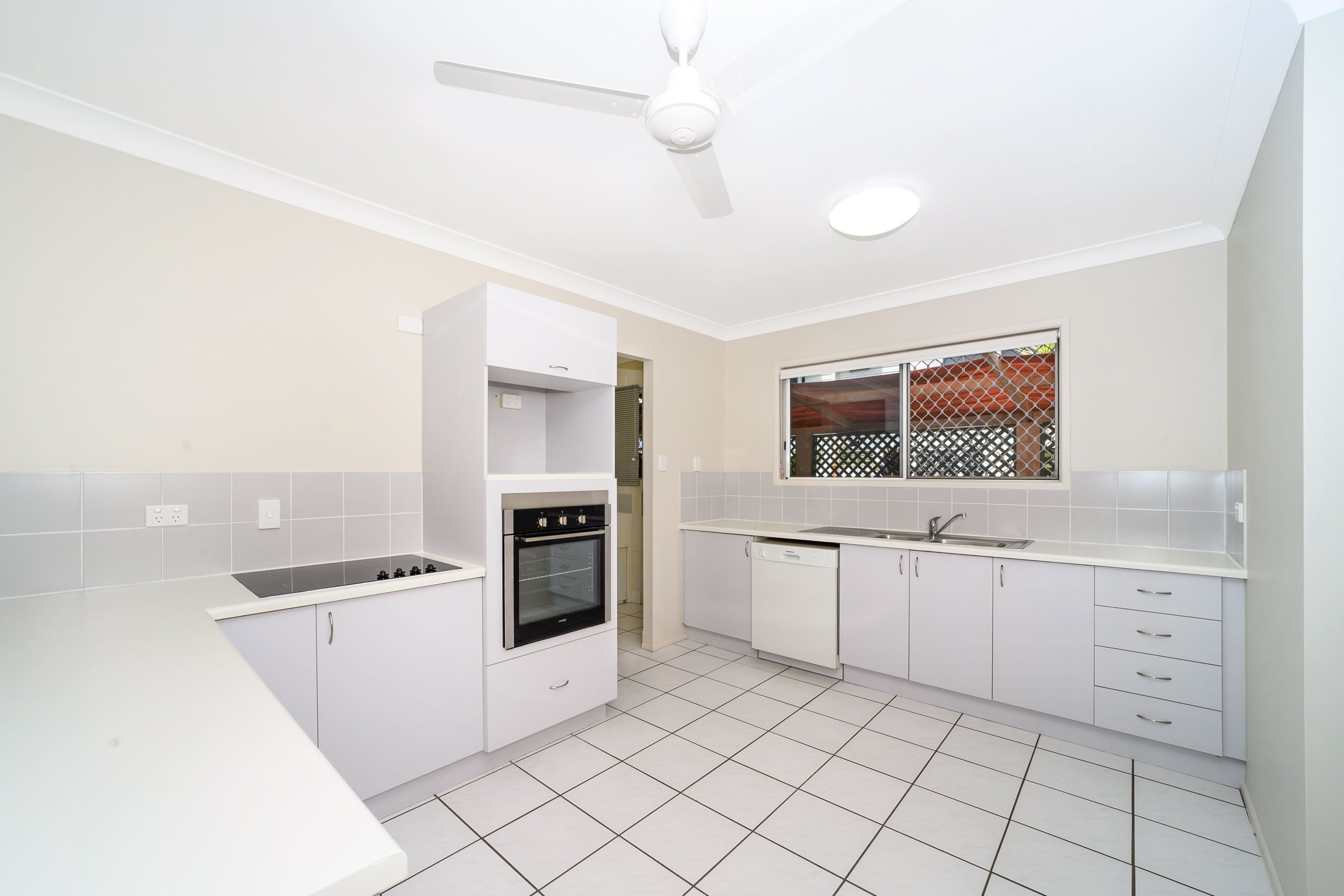 1/32 Kitchener, Pimlico, QLD 4812