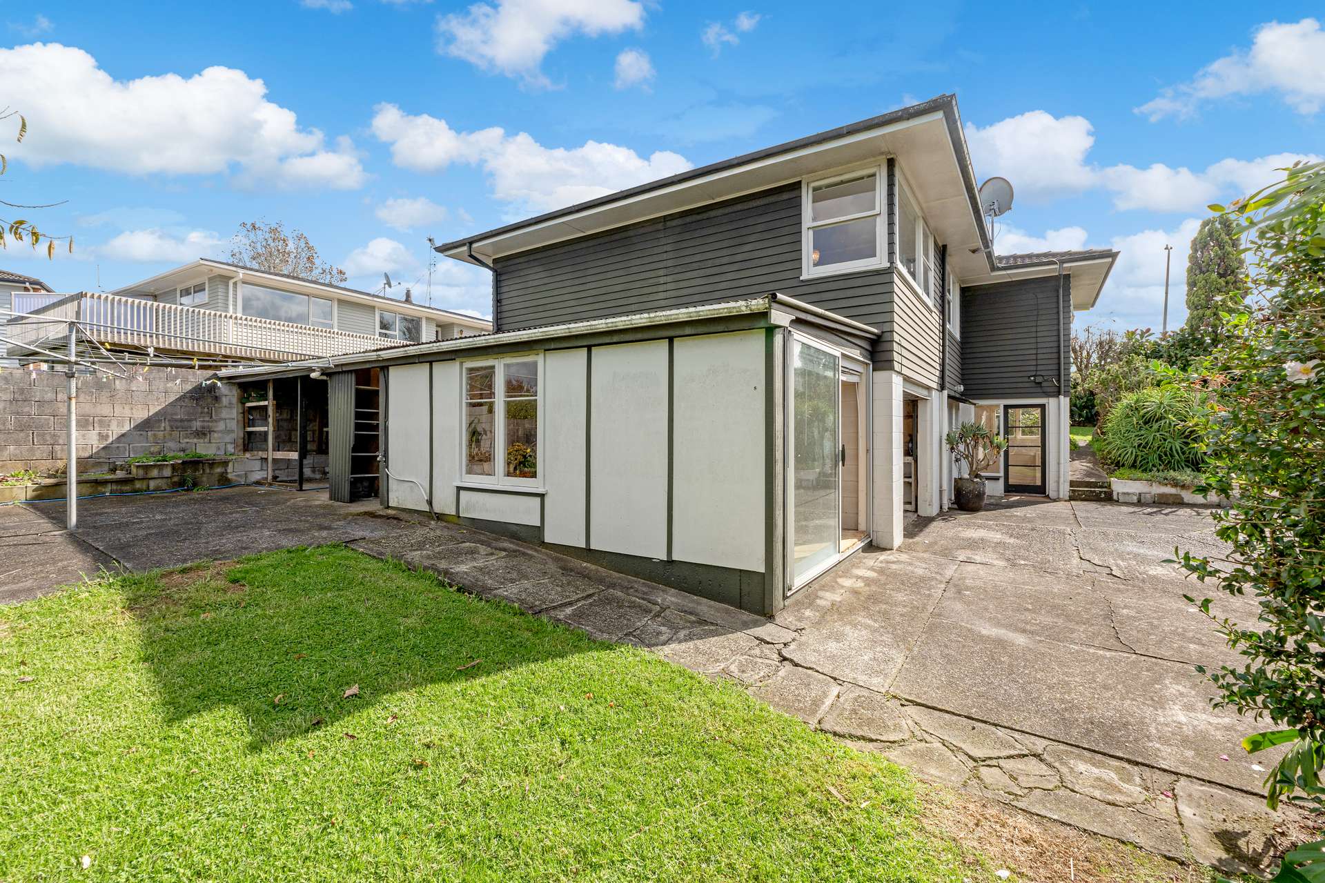 63 Advene Road photo 7