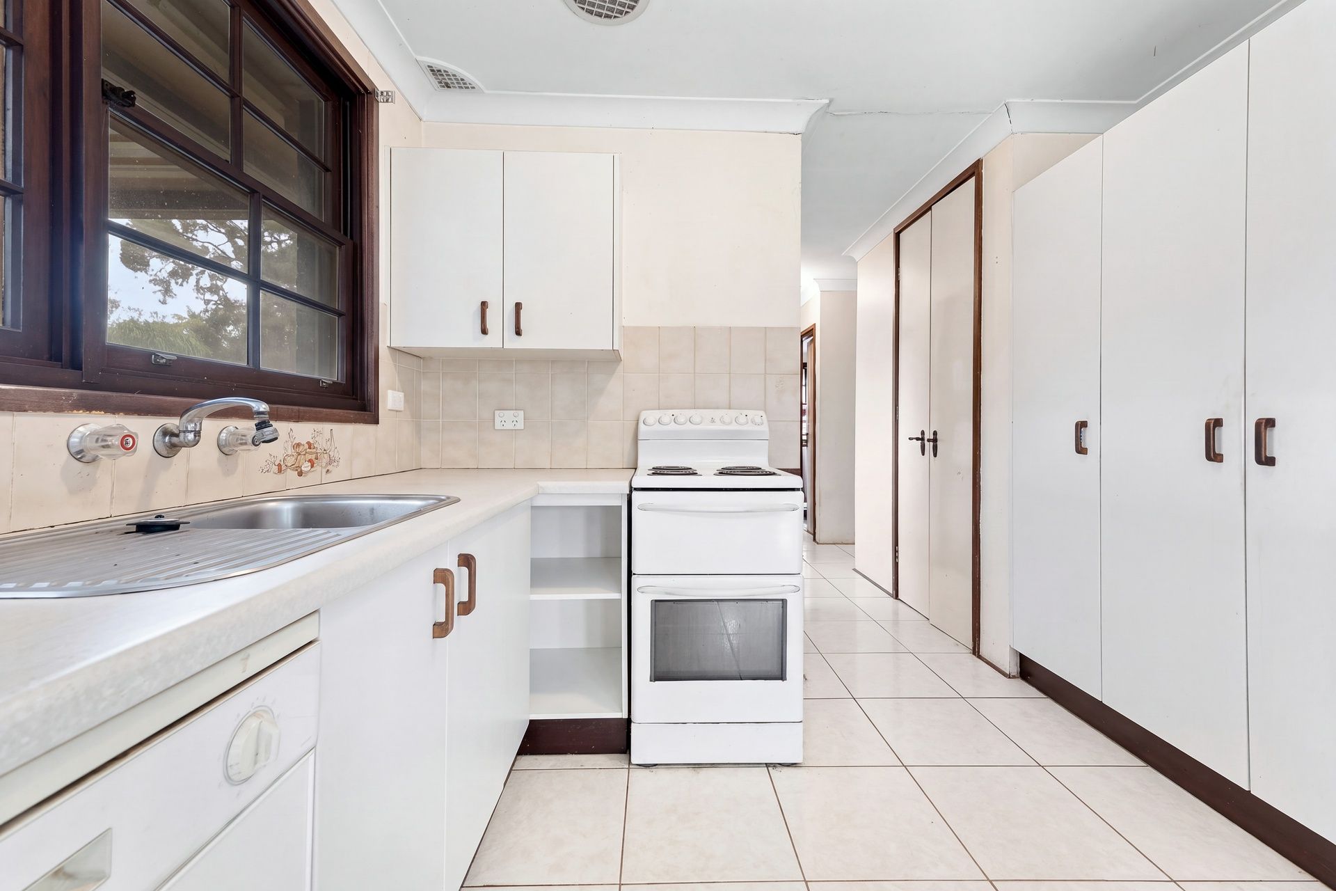 20 Huddleston Street — photo 6 of 18