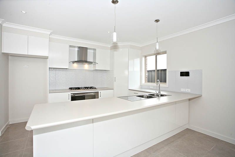 33 Gateshead Street, Craigieburn, VIC 3064