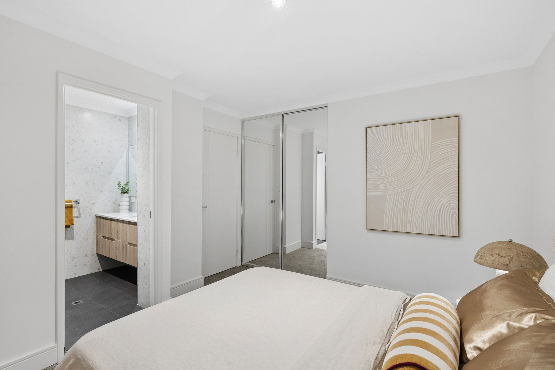 37C Tetworth Crescent — photo 13 of 30