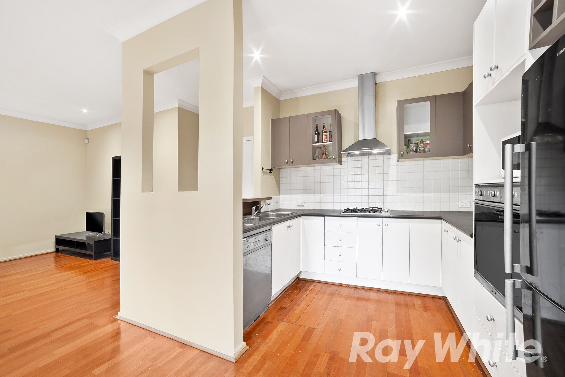 31 Jade Circuit, Burwood East, VIC 3151