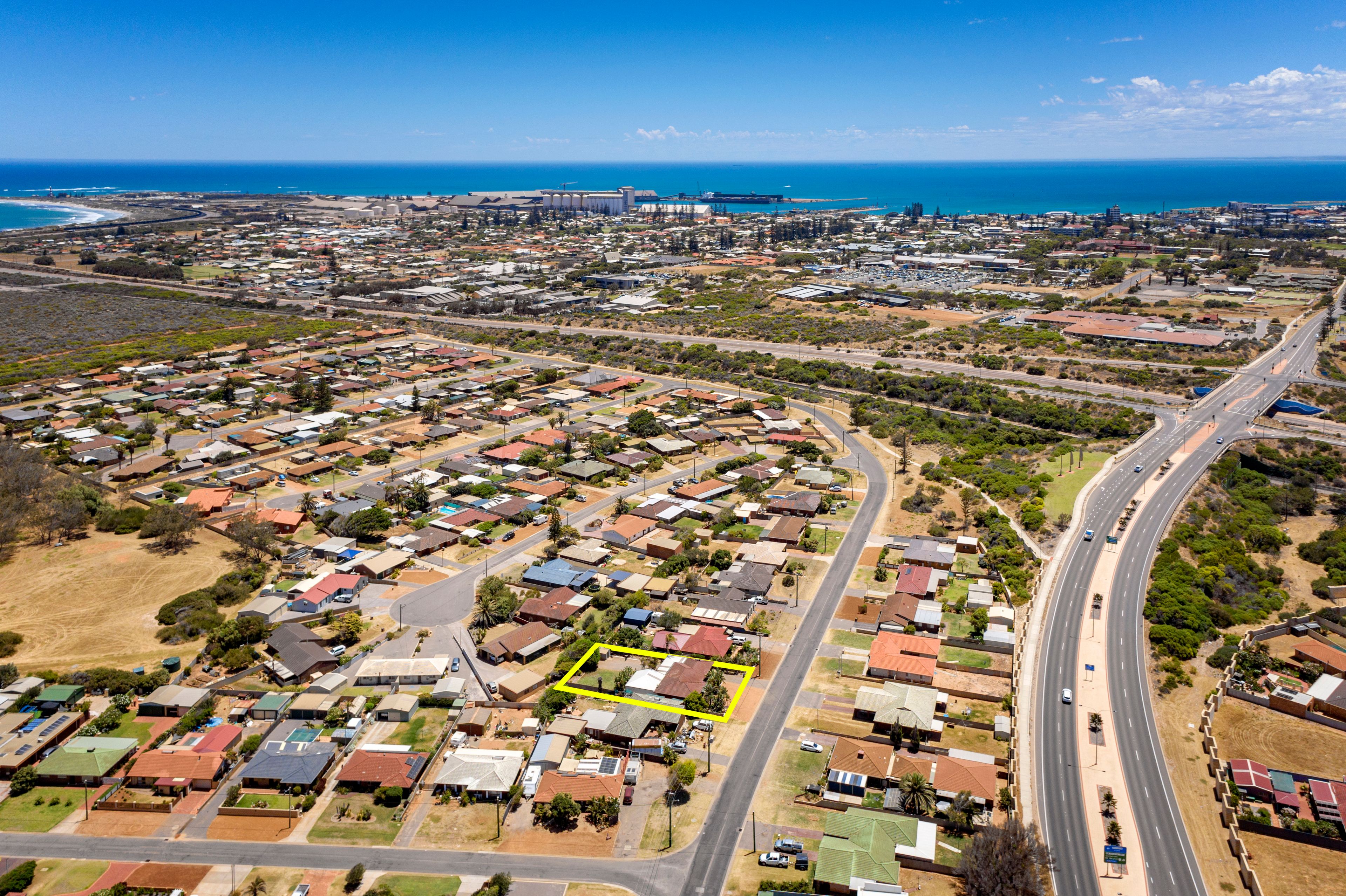 64 Mcaleer Drive, Mahomets Flats, WA 6530