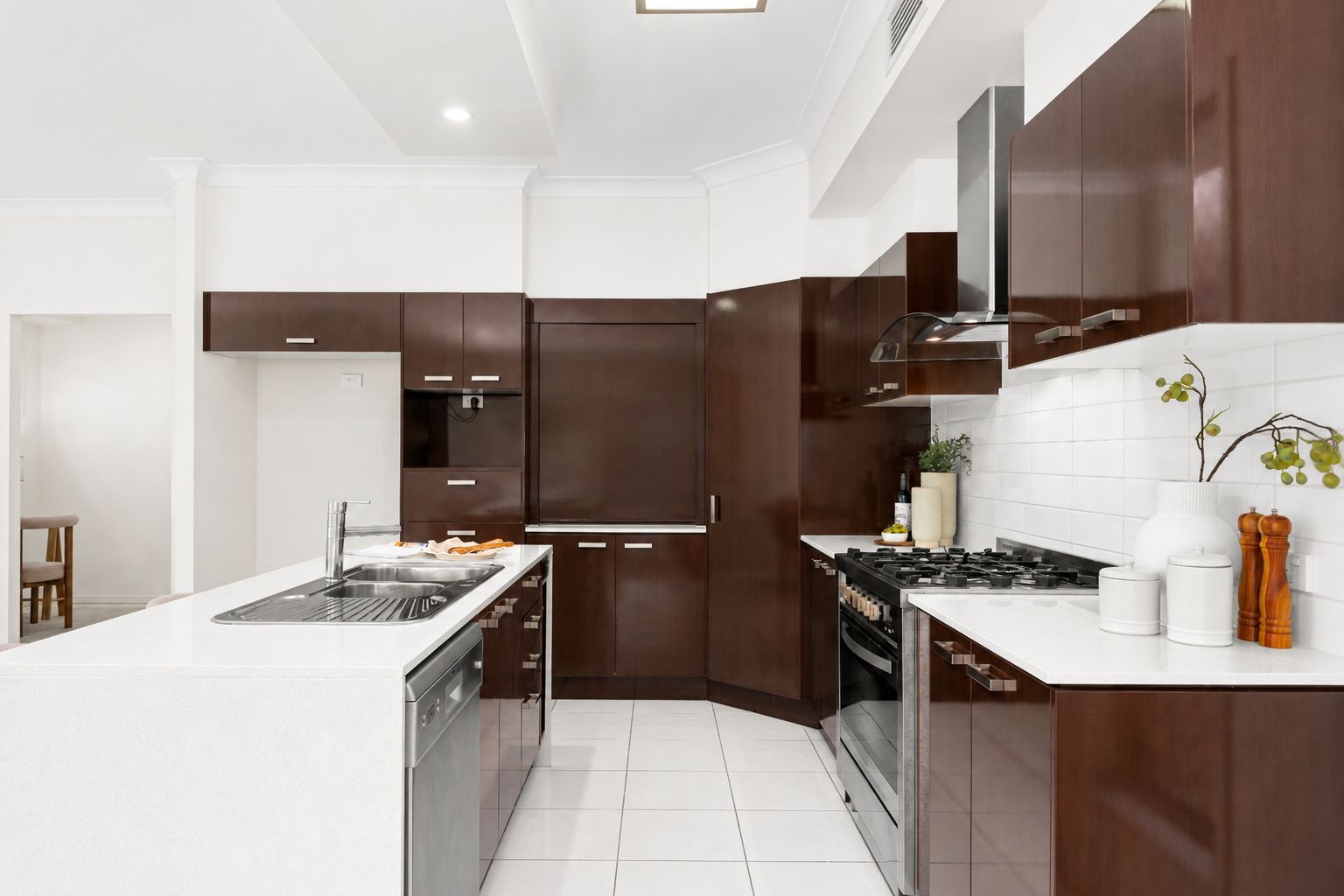10 Cooper Road — photo 4 of 22