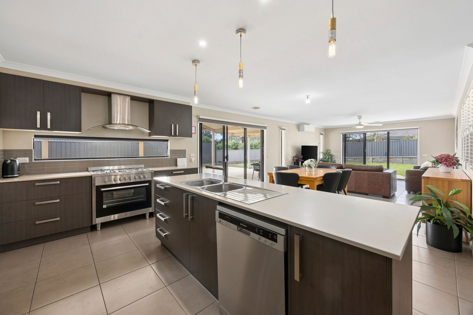 17 Fulford Crescent — photo 7 of 18