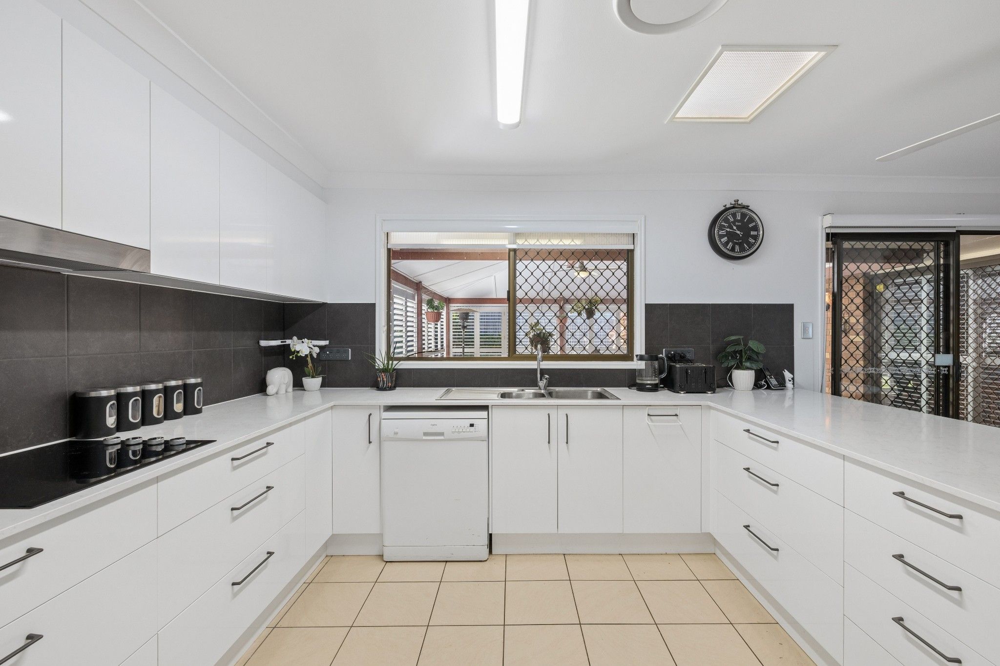 677 Trouts Road, Aspley, QLD 4034