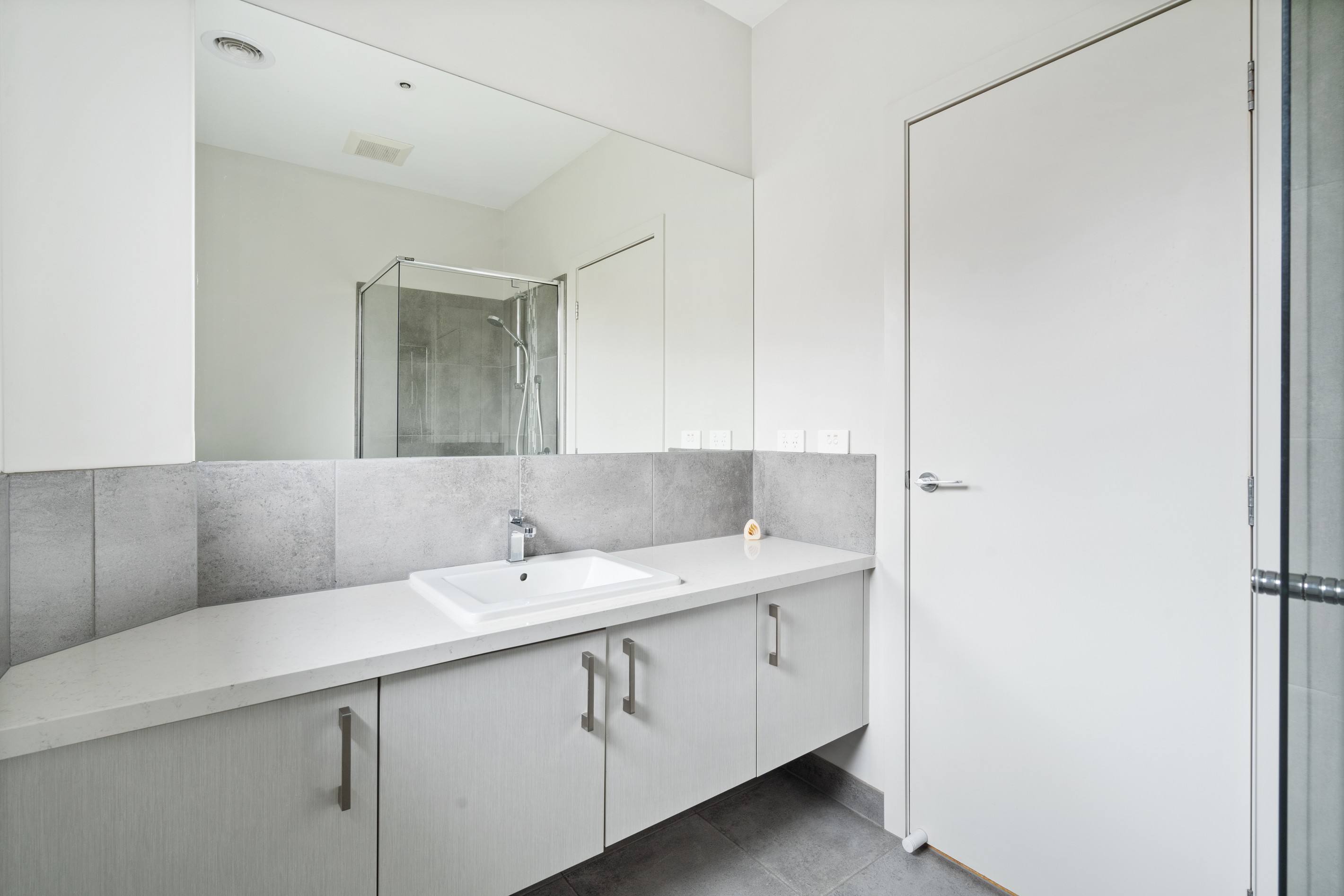 2/33 Sunray Avenue, Cheltenham, VIC 3192