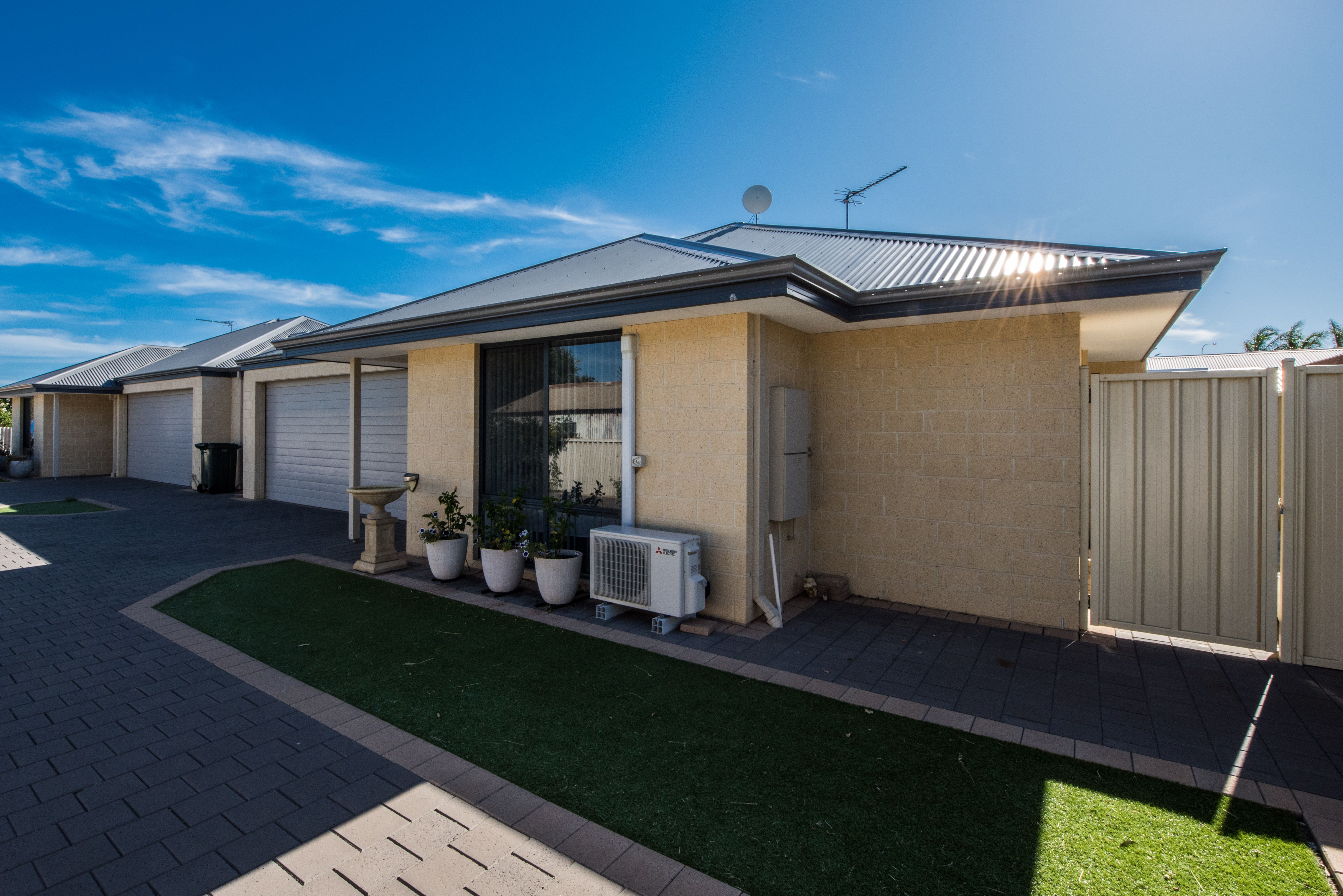 2/212 Place Road, Wonthella, WA 6530