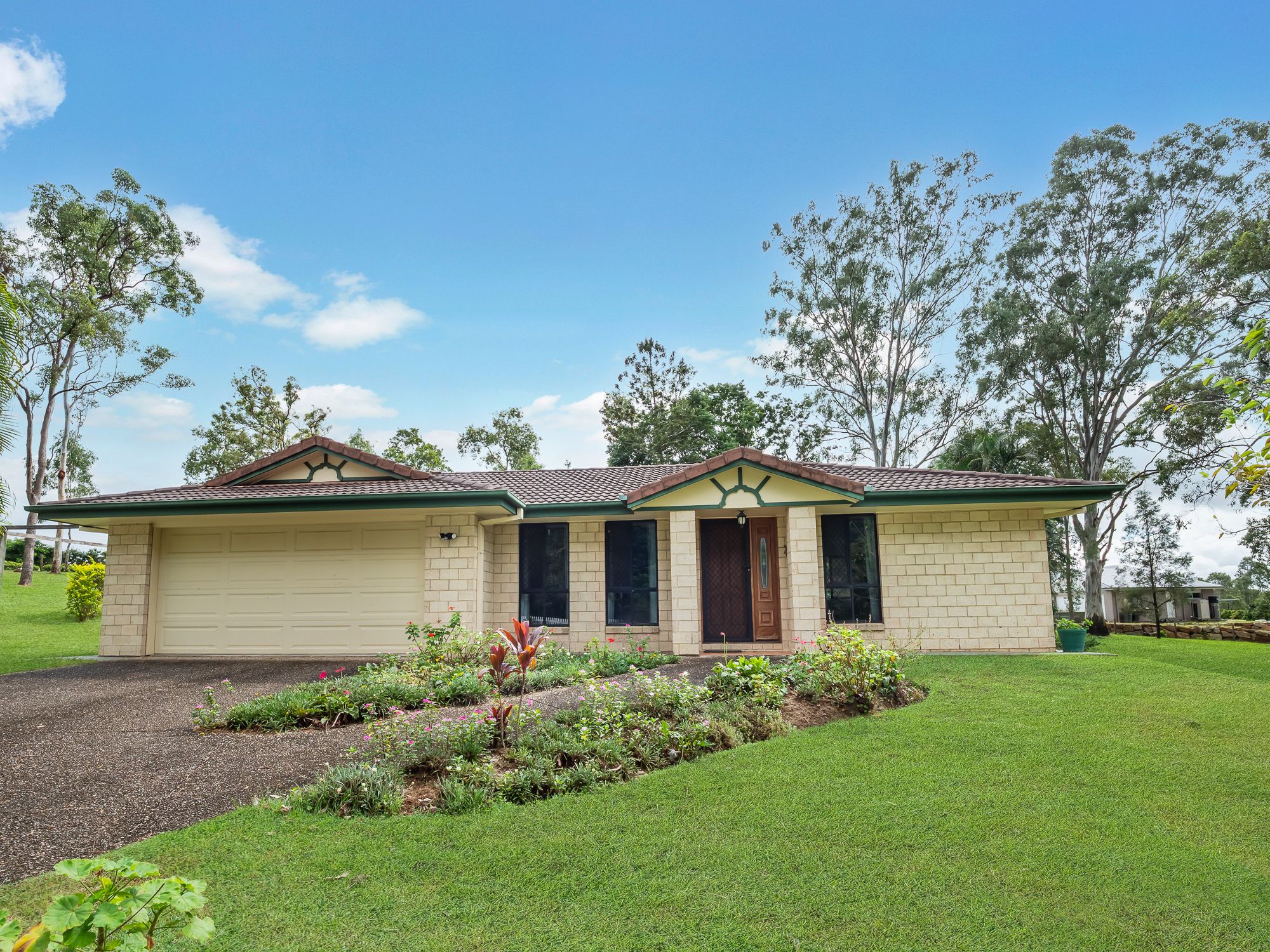 17 Trentham Place, Samford Village, QLD 4520