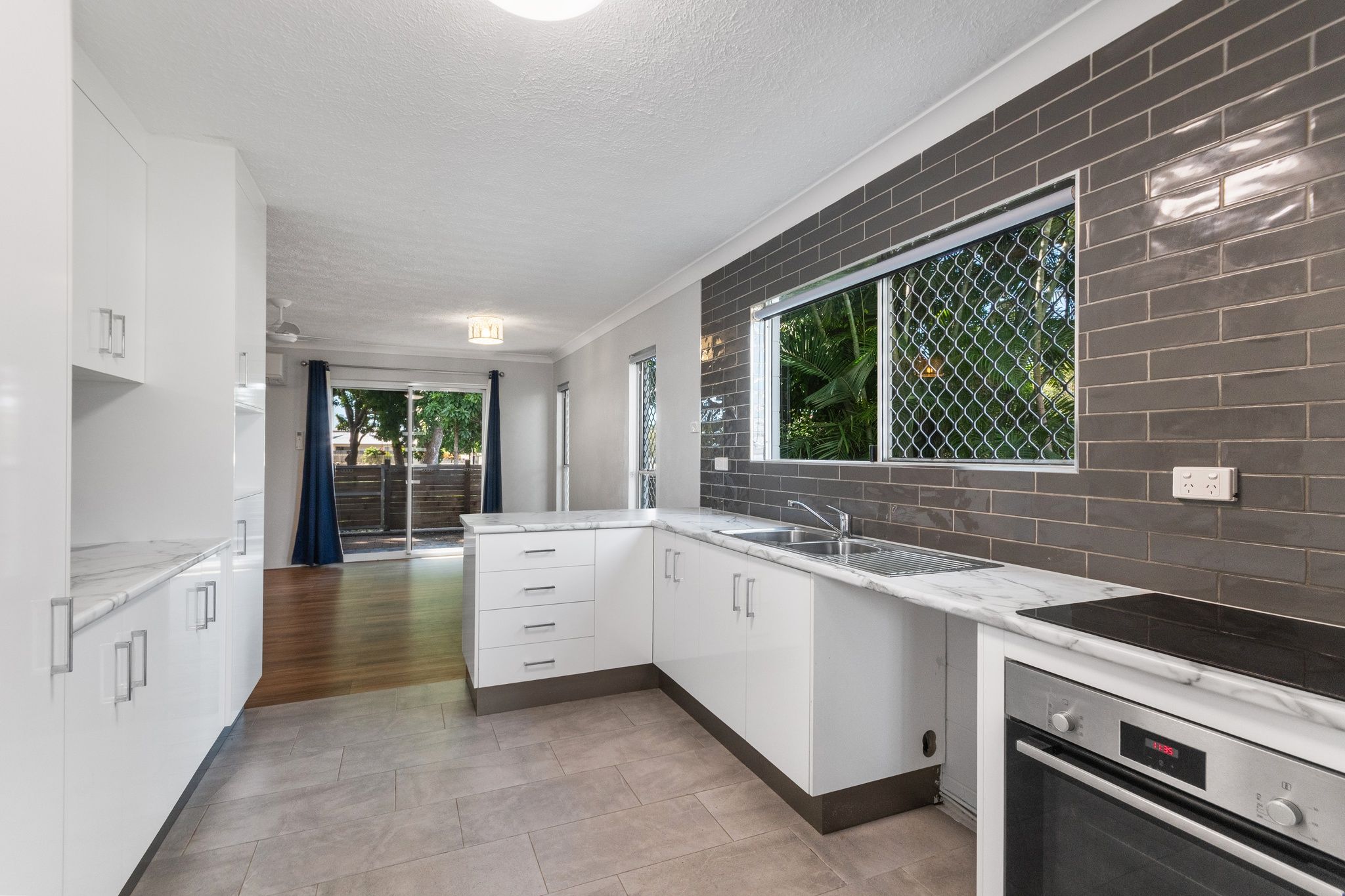1/53 Hodel Street, Hermit Park, QLD 4812